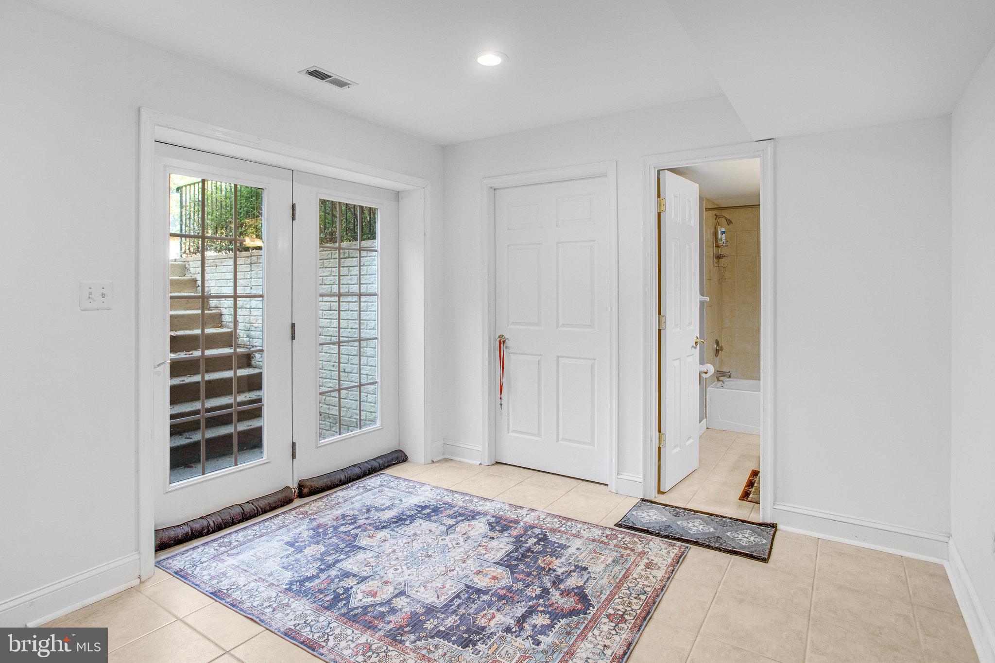 MACKENZIE MEADOWS - Residential