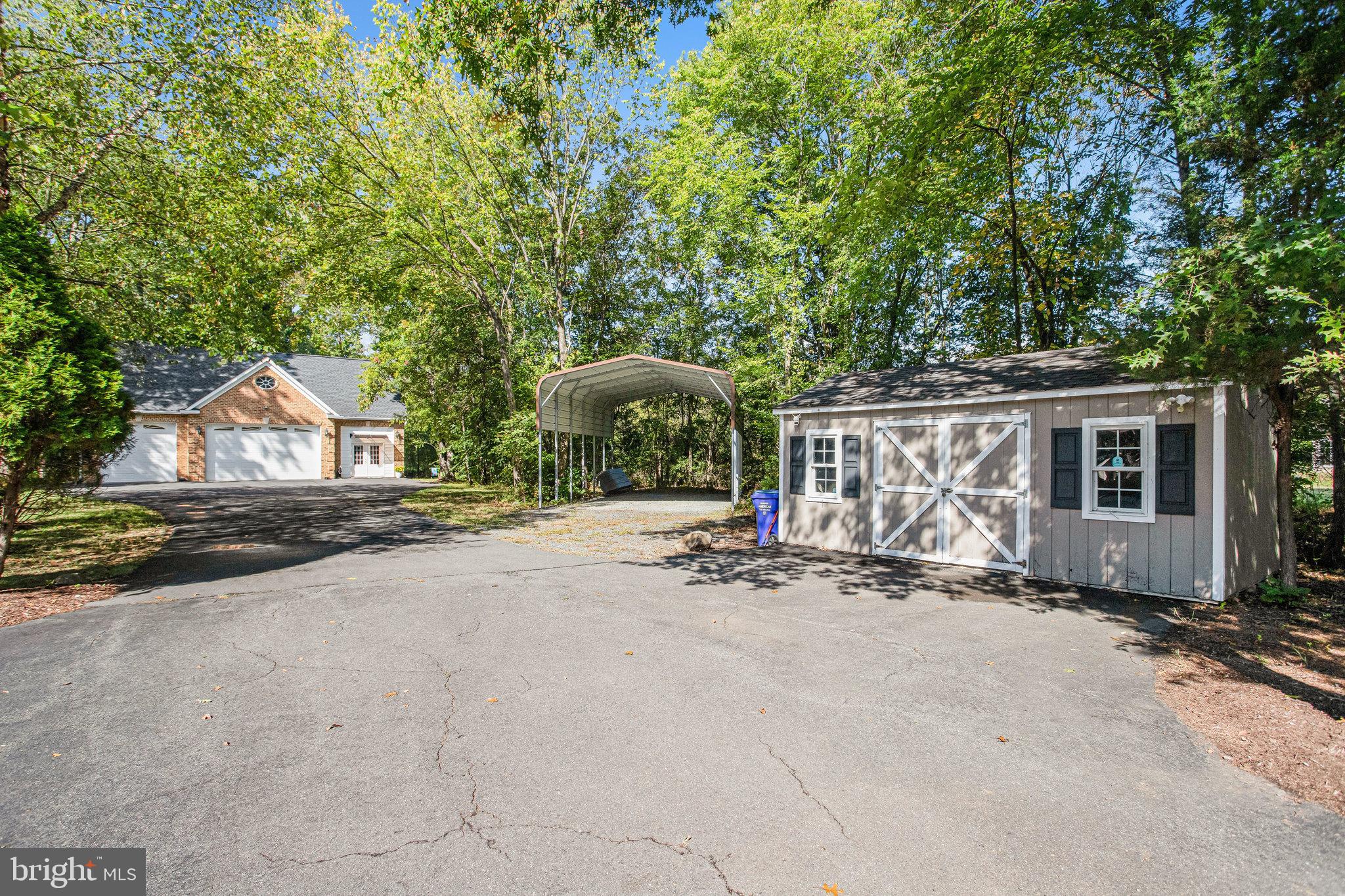 MACKENZIE MEADOWS - Residential