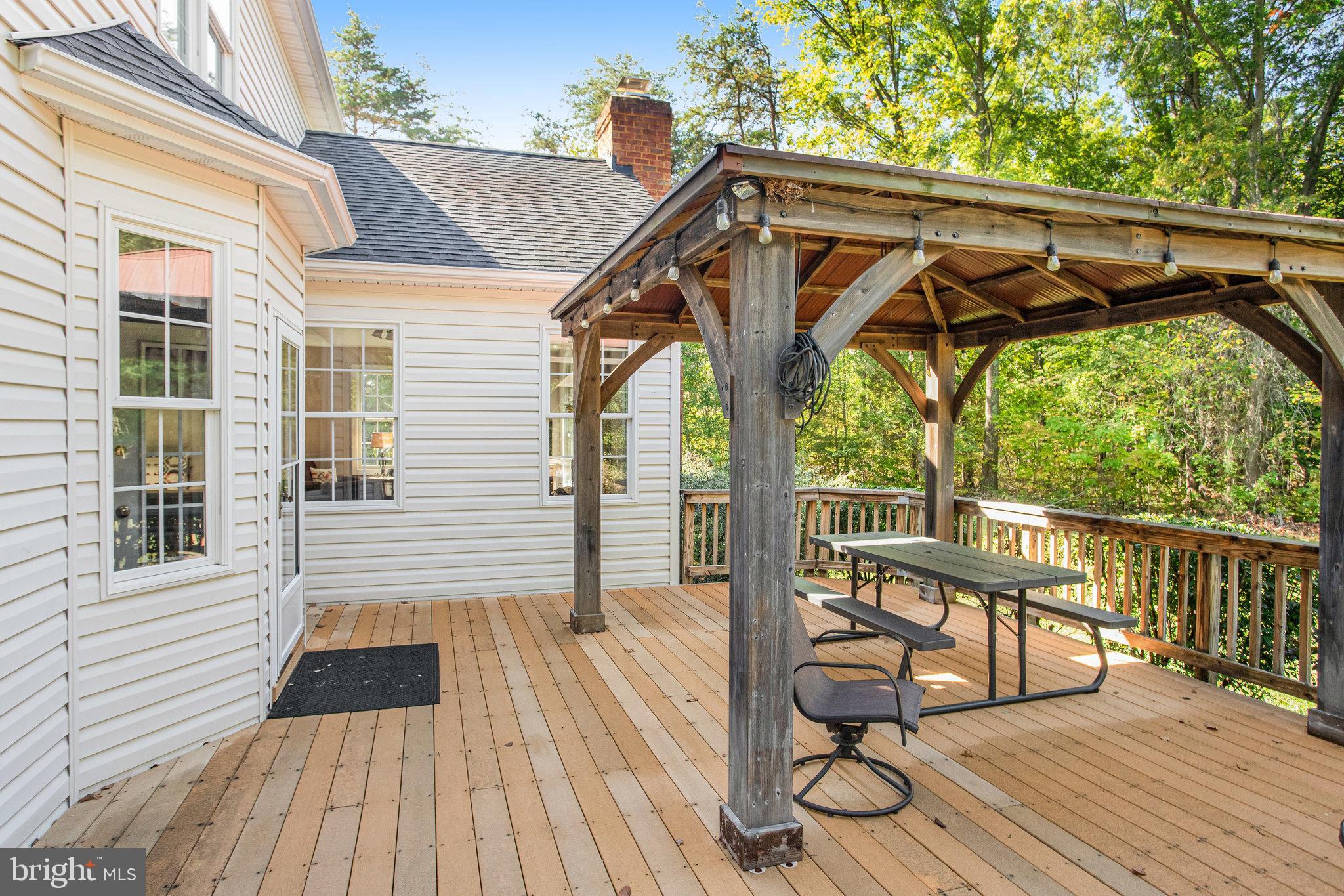 MACKENZIE MEADOWS - Residential