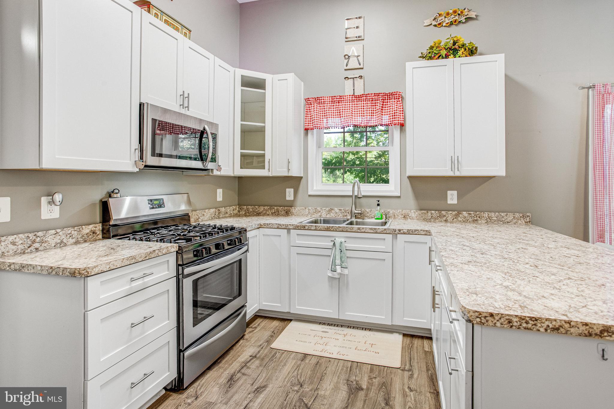 MACKENZIE MEADOWS - Residential