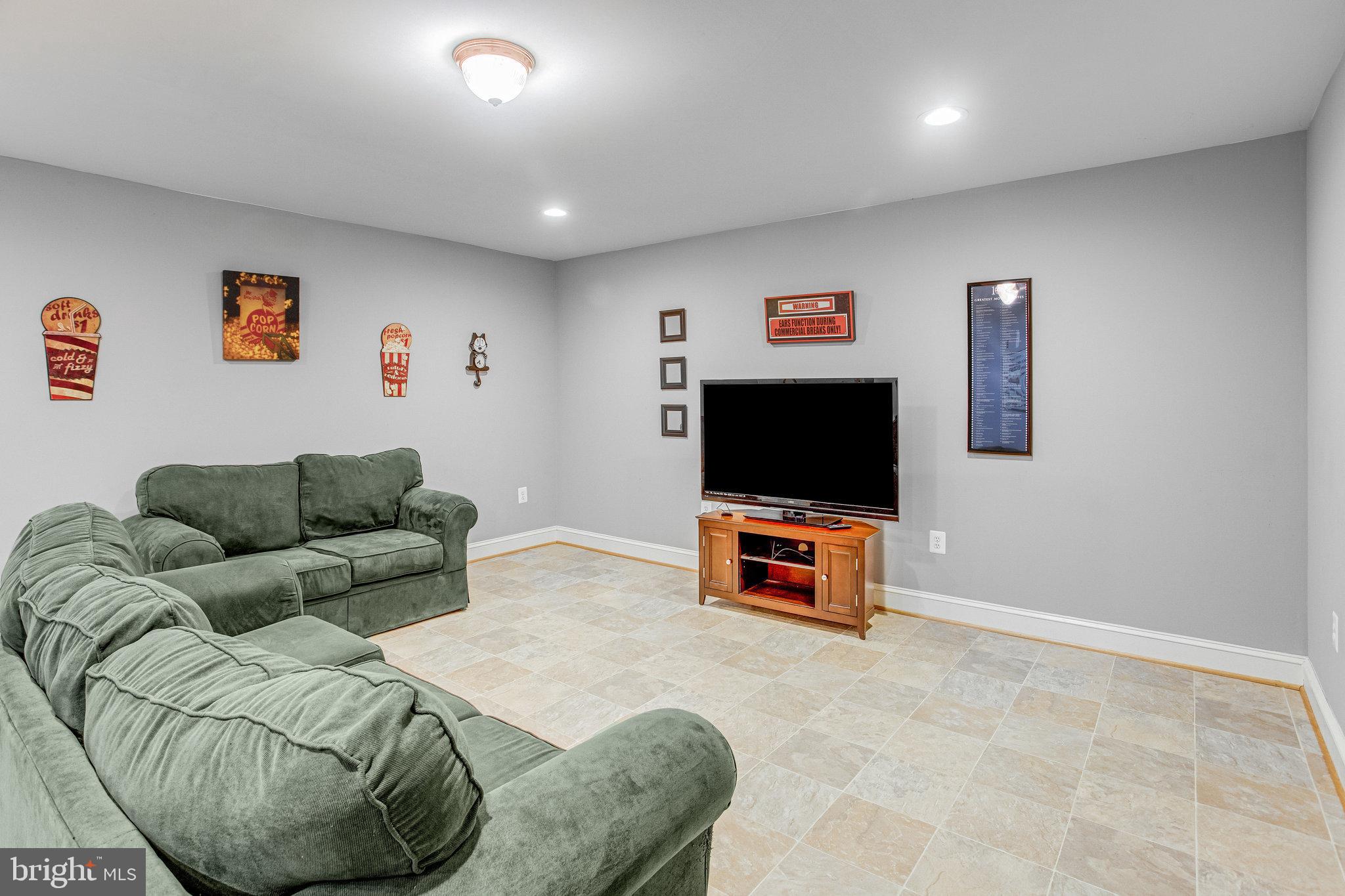 MACKENZIE MEADOWS - Residential