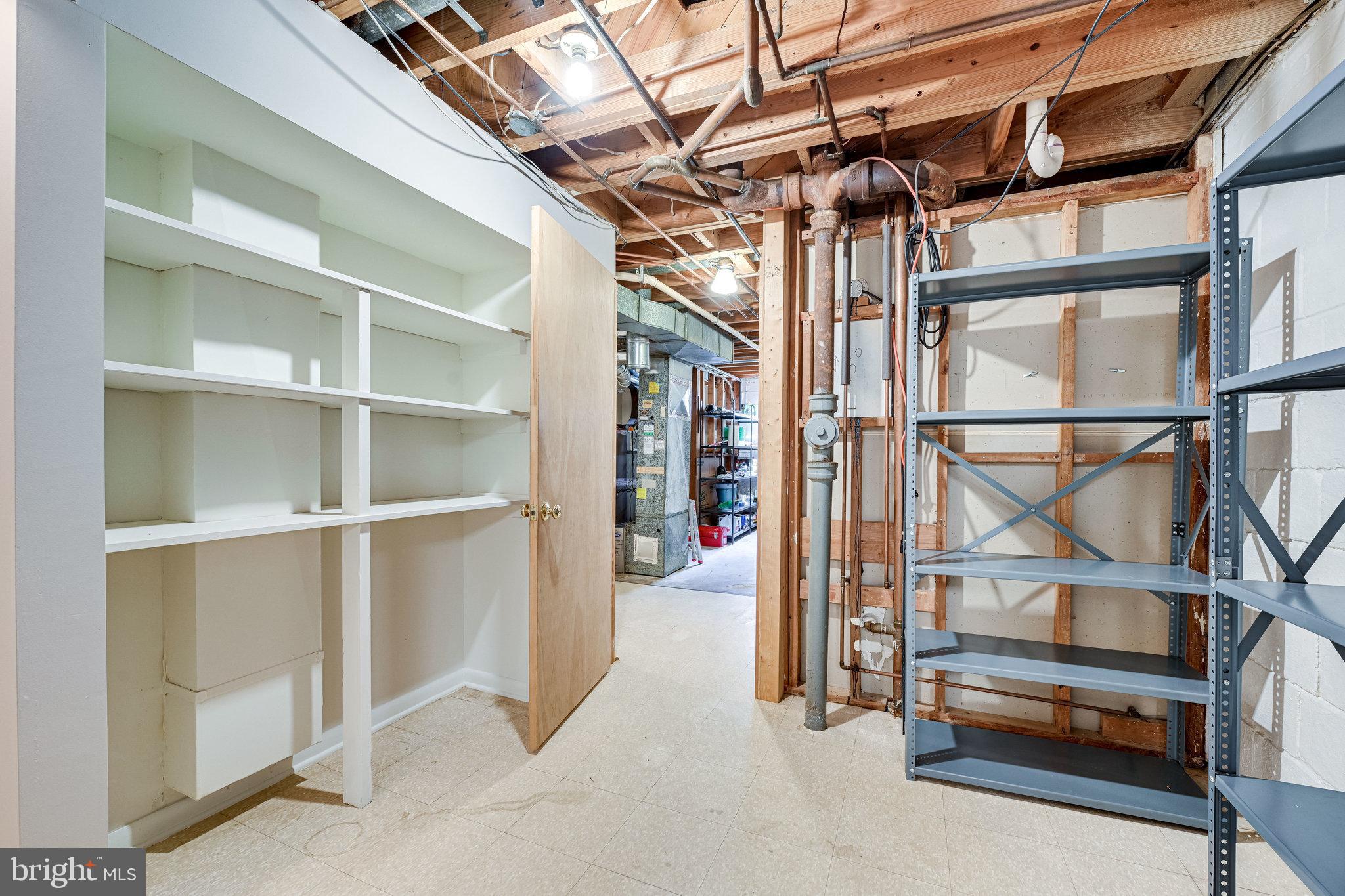 STONEWALL MANOR - Residential Lease