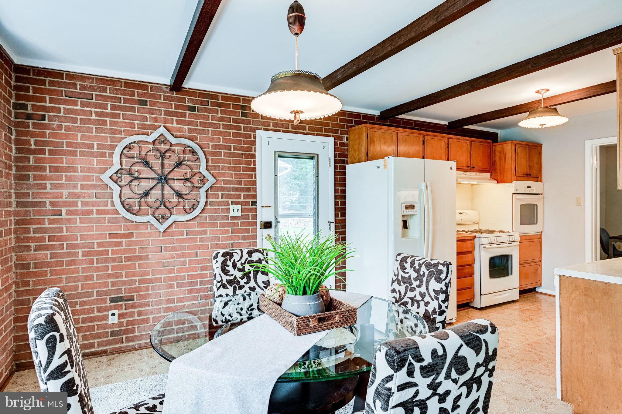 STONEWALL MANOR - Residential Lease