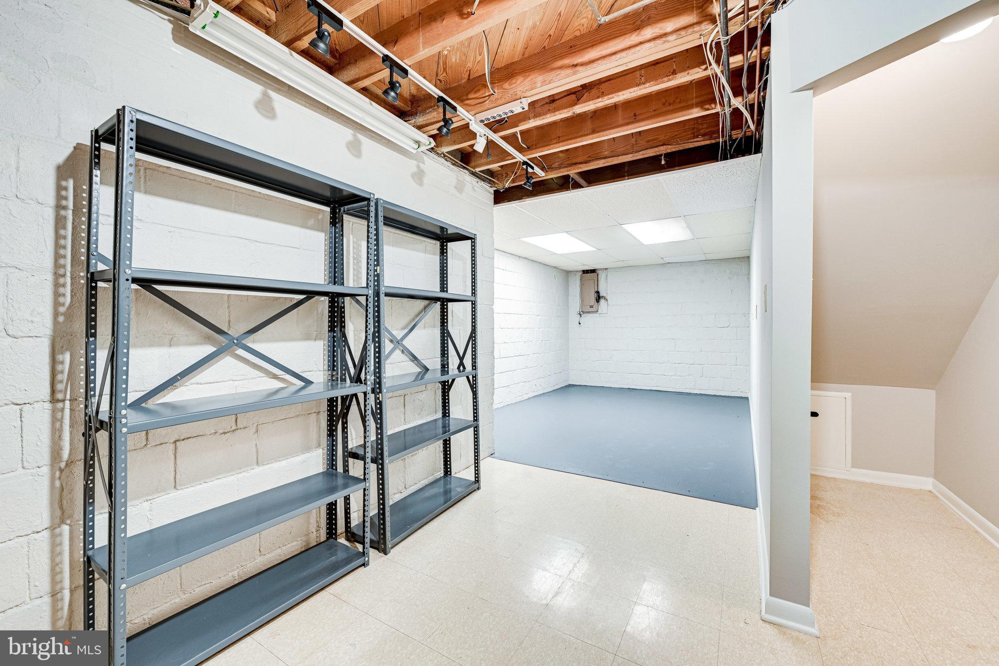 STONEWALL MANOR - Residential Lease