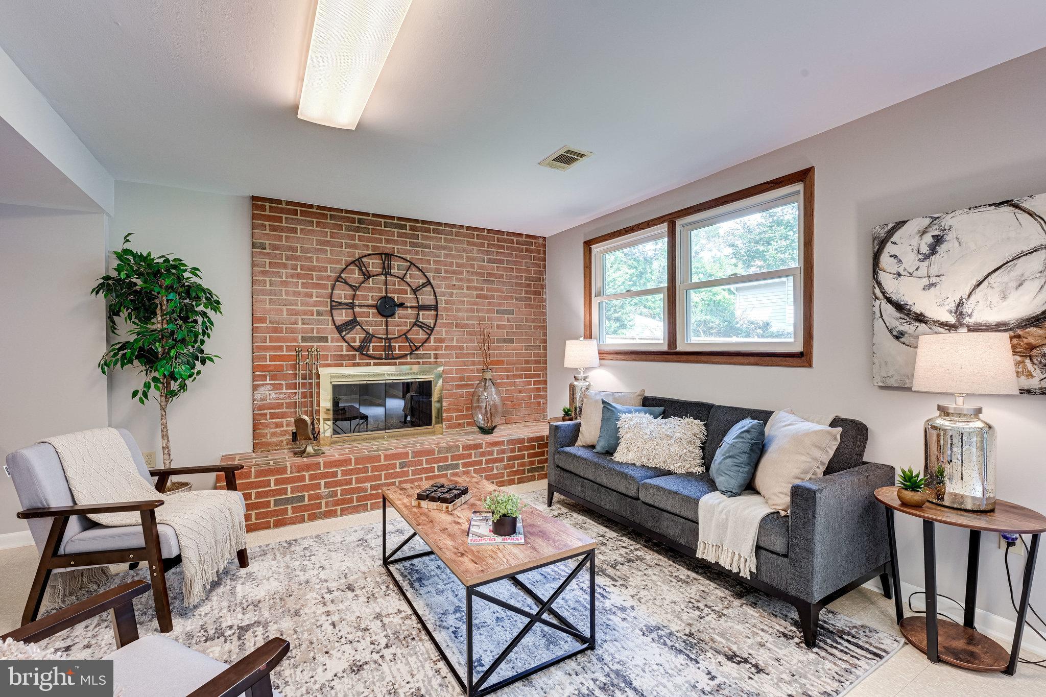 STONEWALL MANOR - Residential Lease