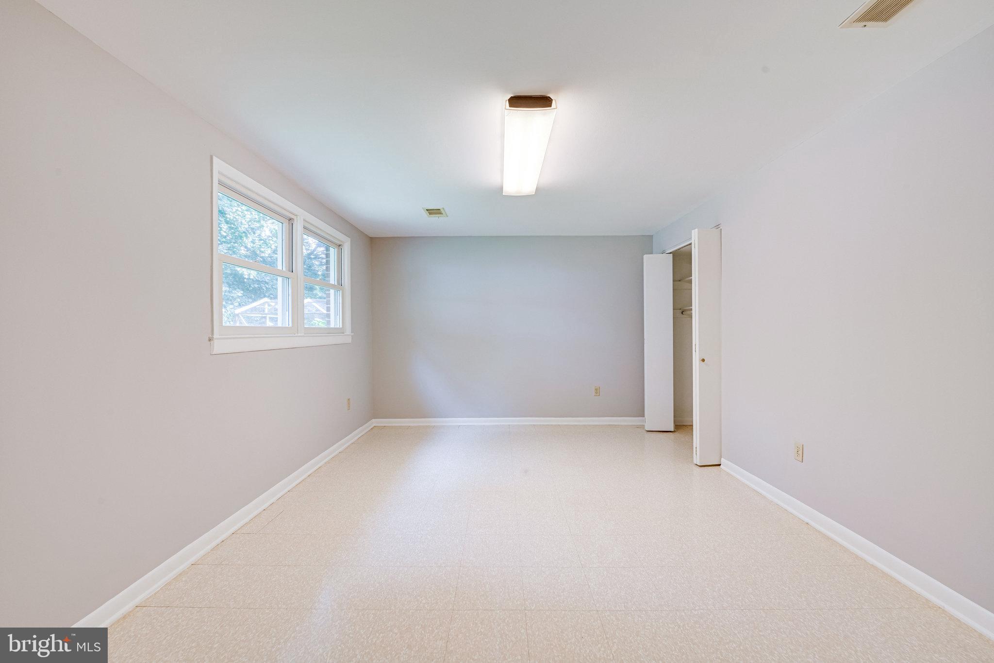 STONEWALL MANOR - Residential Lease