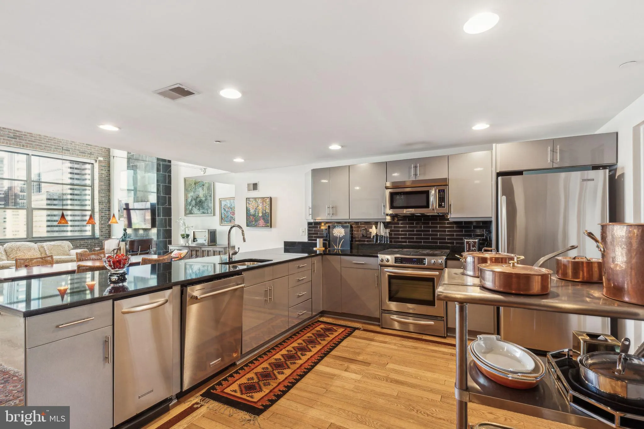 Philadelphia, Pennsylvania 19103, United States, 3 Bedrooms Bedrooms, ,2 BathroomsBathrooms,Residential,Active,127298