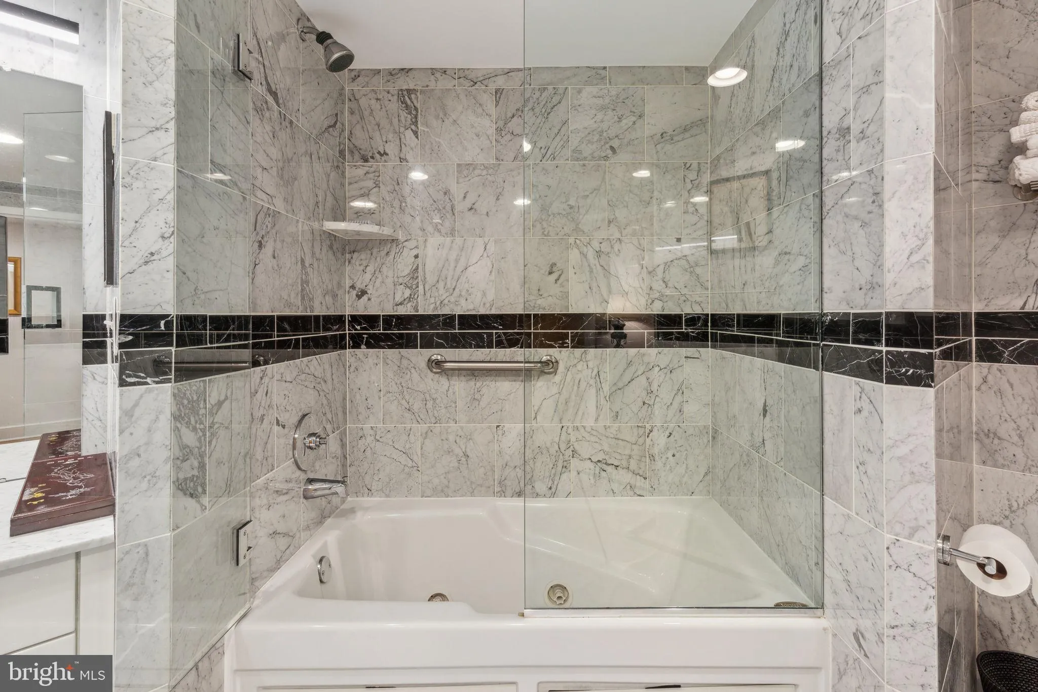 Philadelphia, Pennsylvania 19103, United States, 3 Bedrooms Bedrooms, ,2 BathroomsBathrooms,Residential,Active,127298