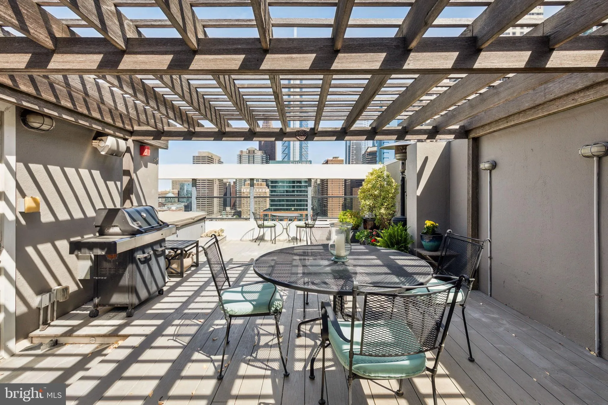 Philadelphia, Pennsylvania 19103, United States, 3 Bedrooms Bedrooms, ,2 BathroomsBathrooms,Residential,Active,127298