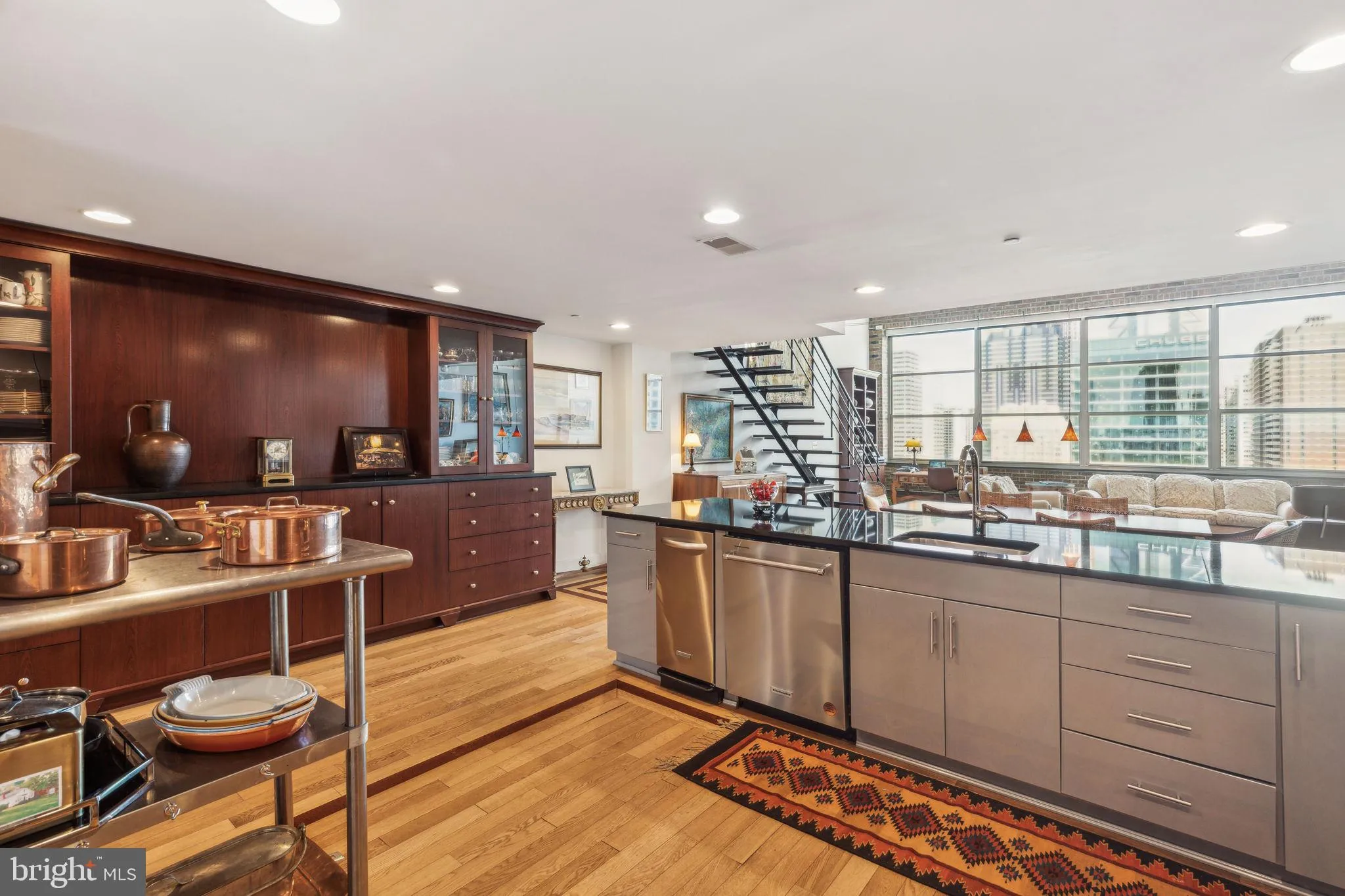 Philadelphia, Pennsylvania 19103, United States, 3 Bedrooms Bedrooms, ,2 BathroomsBathrooms,Residential,Active,127298