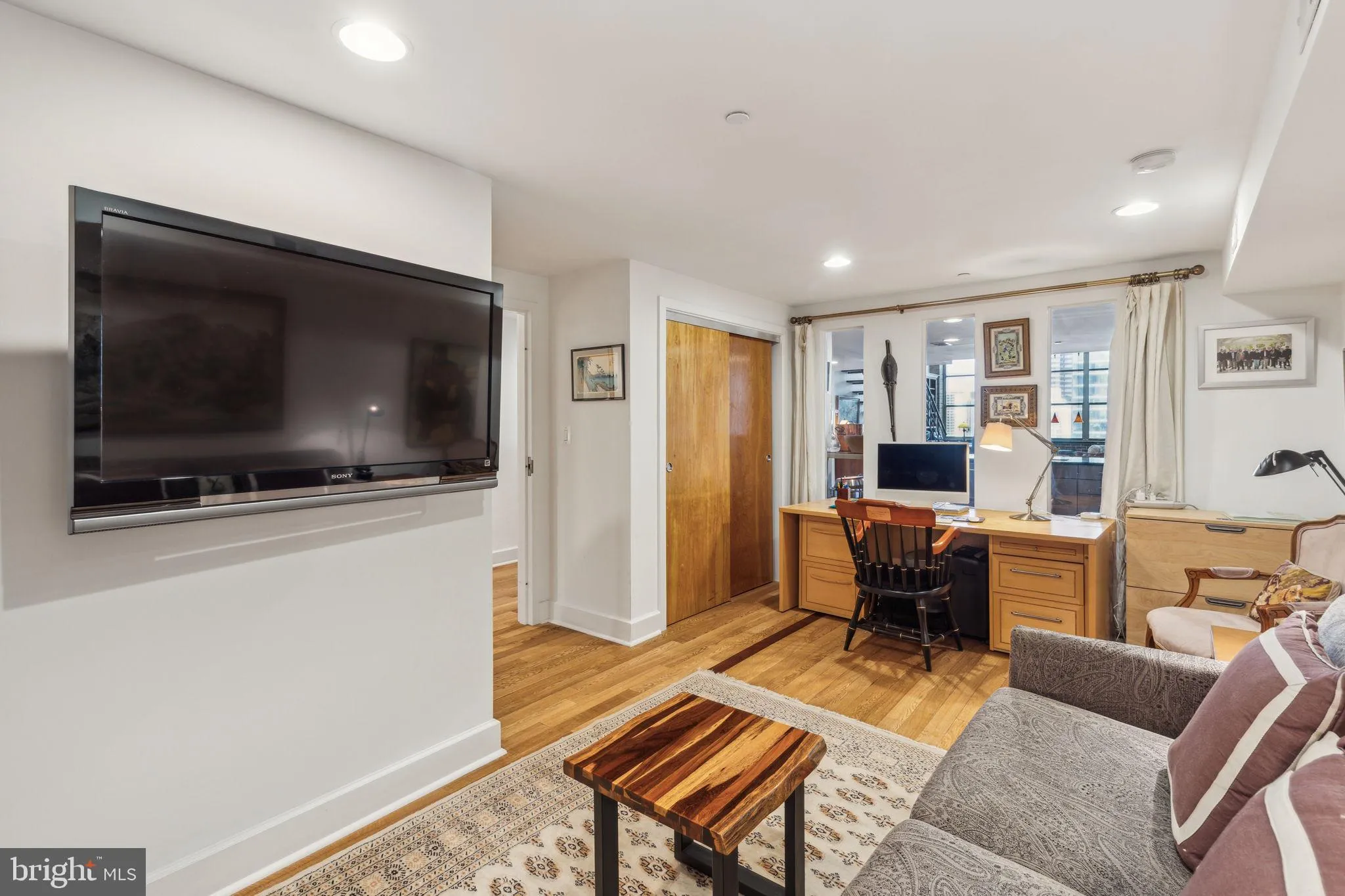 Philadelphia, Pennsylvania 19103, United States, 3 Bedrooms Bedrooms, ,2 BathroomsBathrooms,Residential,Active,127298
