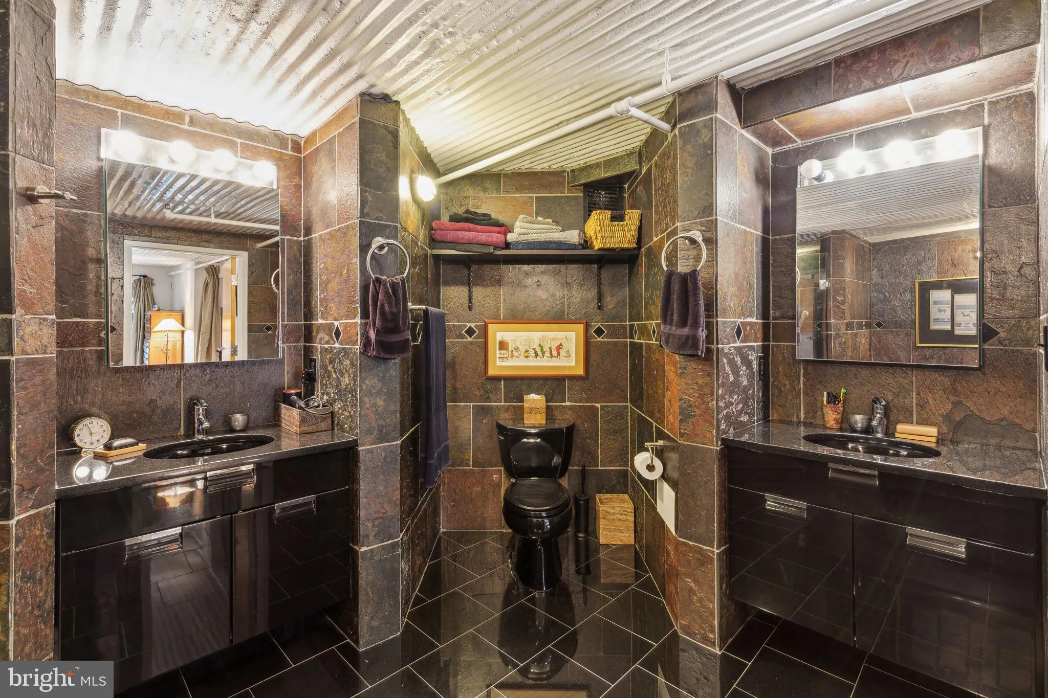 Philadelphia, Pennsylvania 19103, United States, 3 Bedrooms Bedrooms, ,2 BathroomsBathrooms,Residential,Active,127298