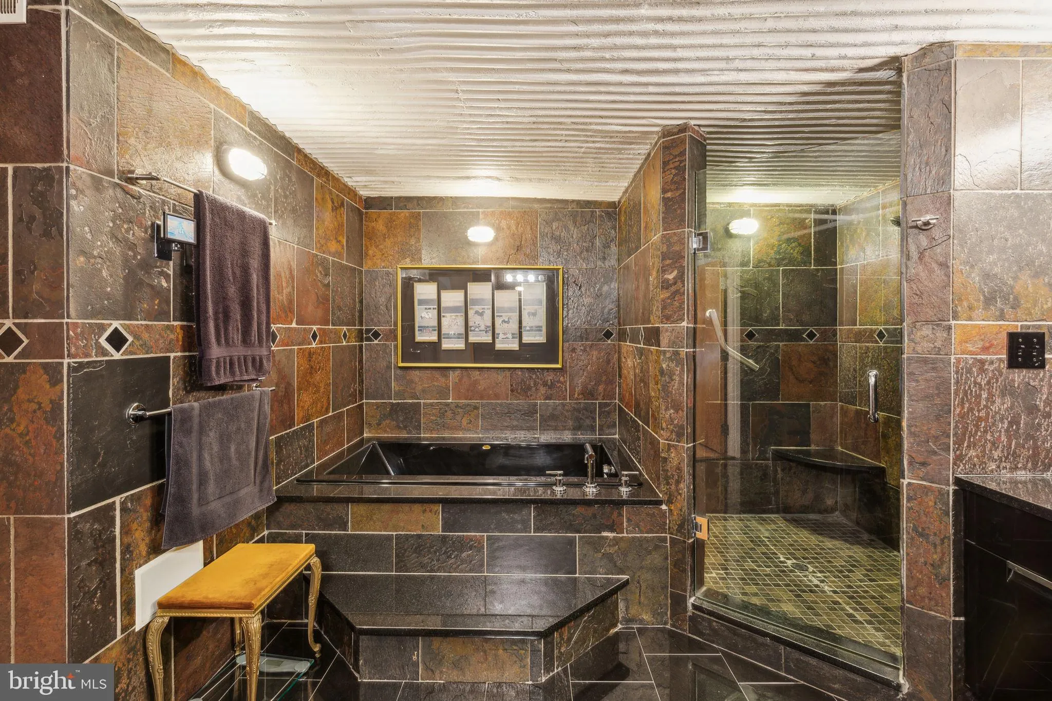 Philadelphia, Pennsylvania 19103, United States, 3 Bedrooms Bedrooms, ,2 BathroomsBathrooms,Residential,Active,127298