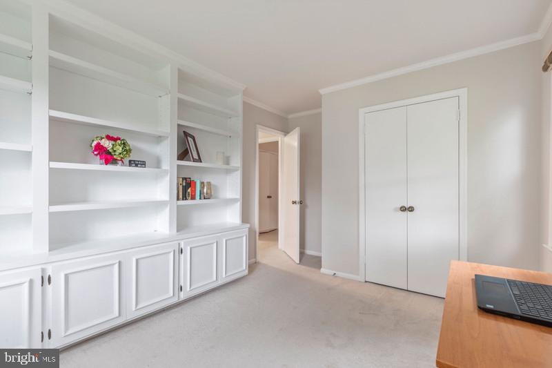 FOXHALL - Residential