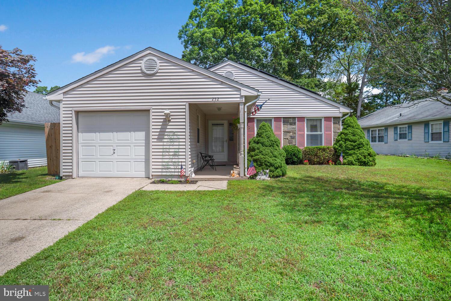 252 LEXINGTON DRIVE