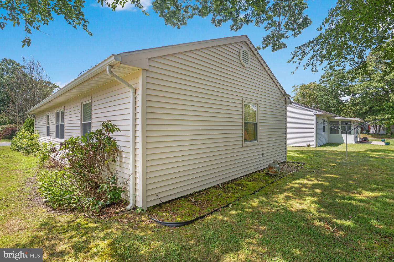 252 LEXINGTON DRIVE