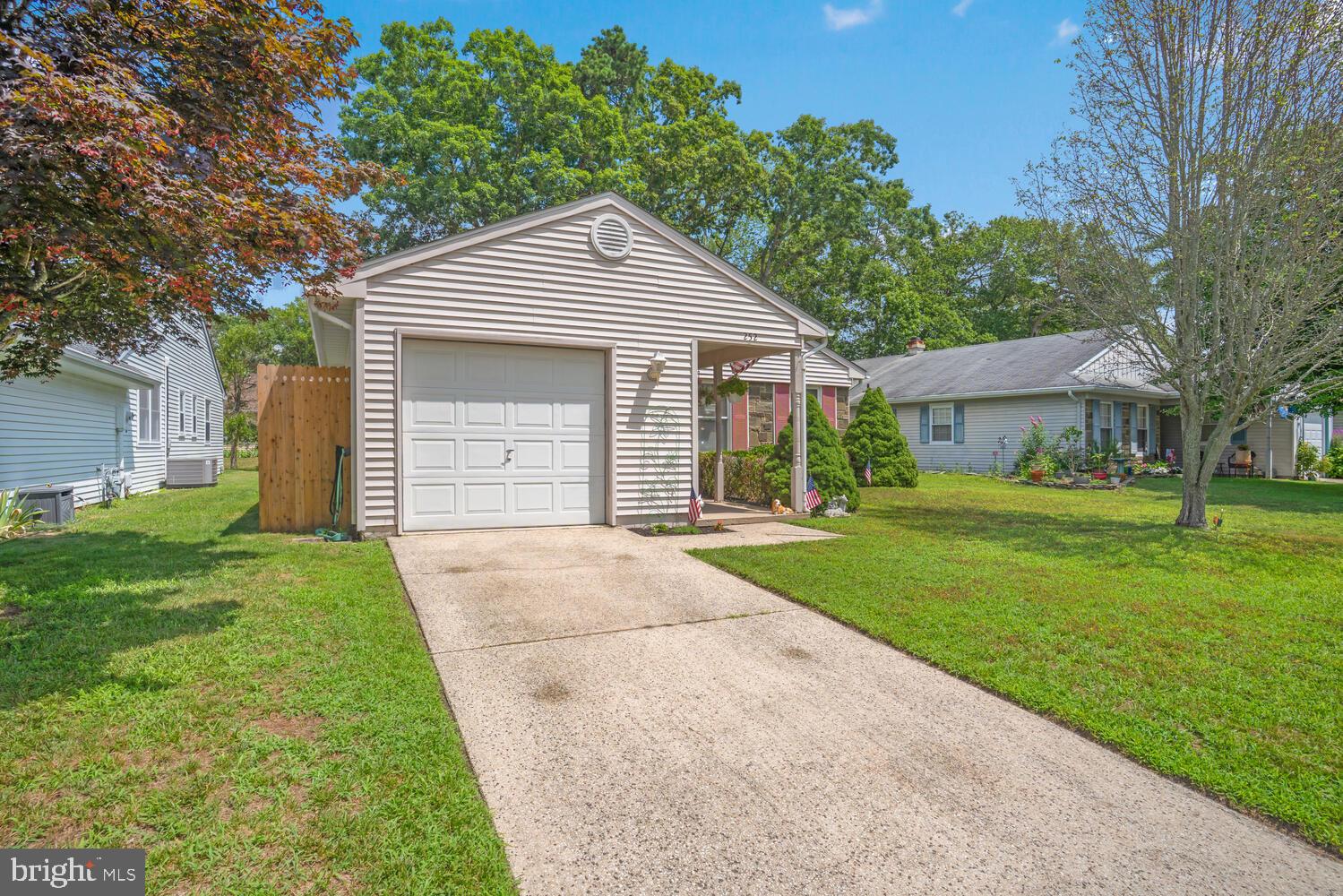 252 LEXINGTON DRIVE