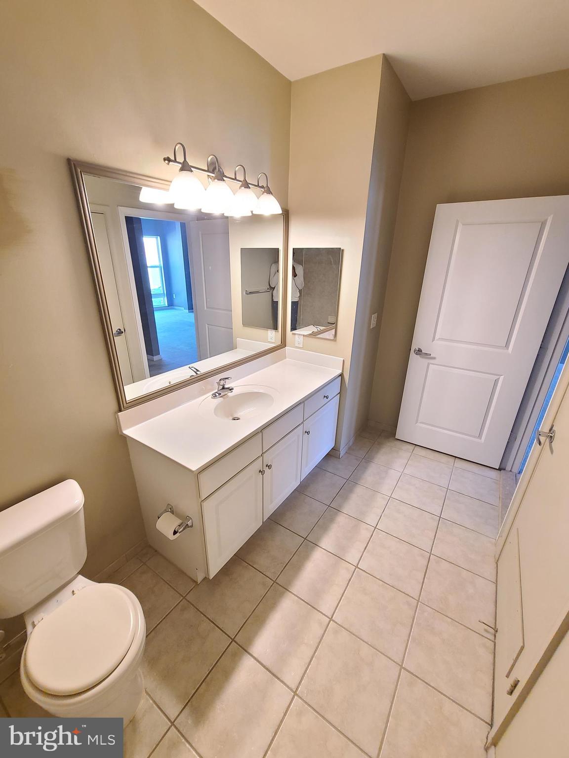 8045 AT SILVER SPRING METRO - Residential Lease