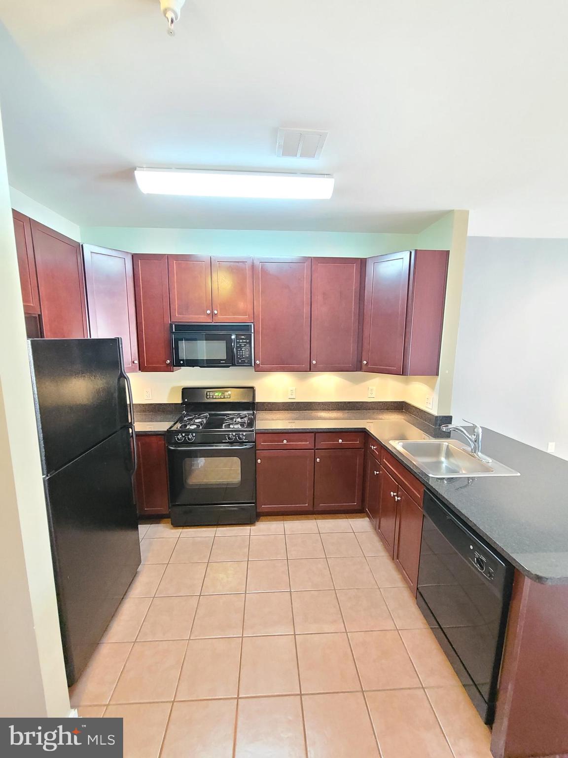 8045 AT SILVER SPRING METRO - Residential Lease