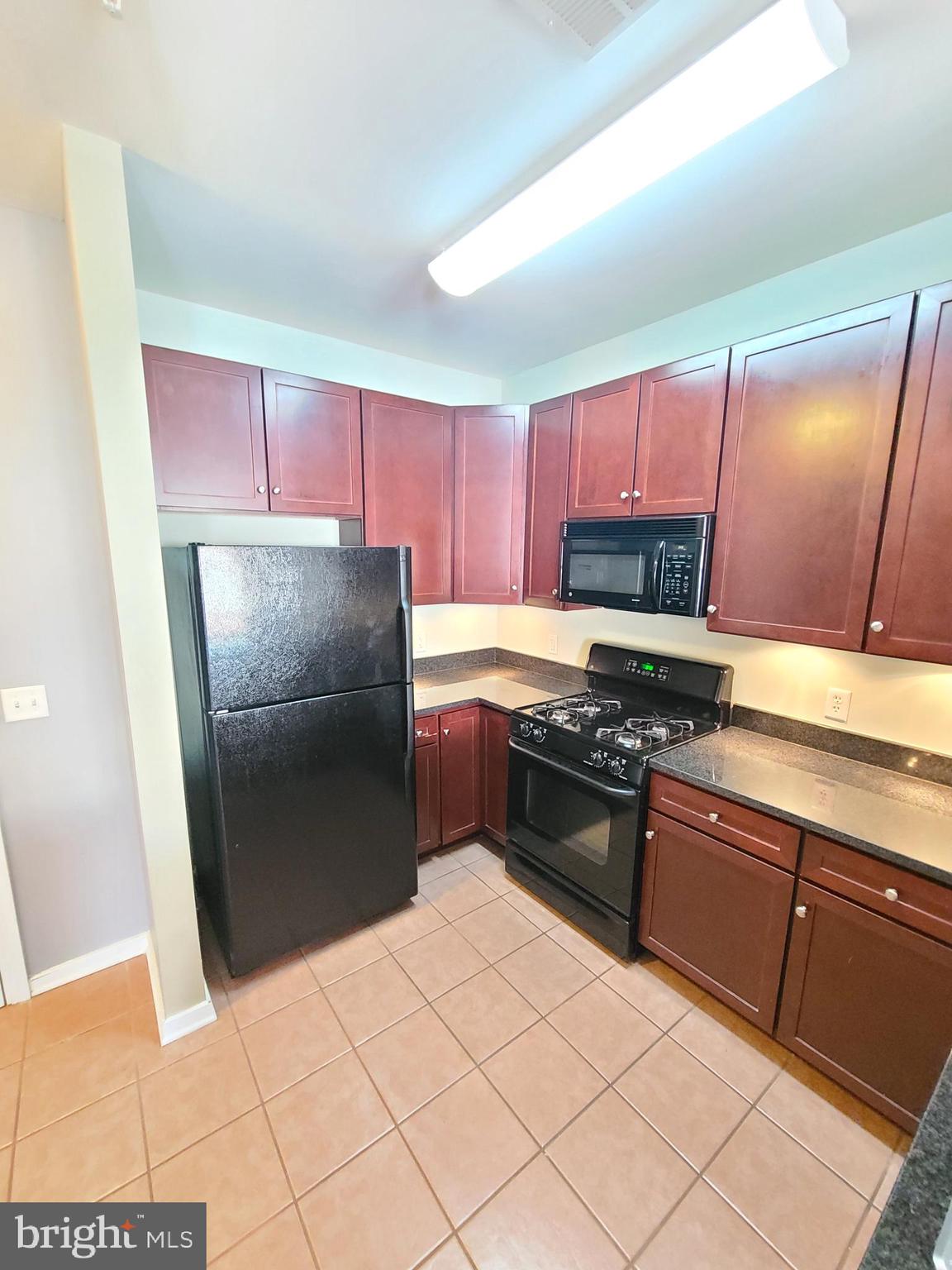 8045 AT SILVER SPRING METRO - Residential Lease