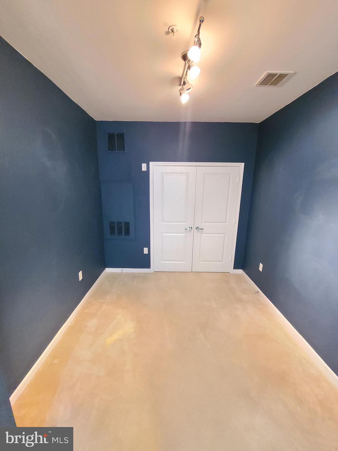 8045 AT SILVER SPRING METRO - Residential Lease