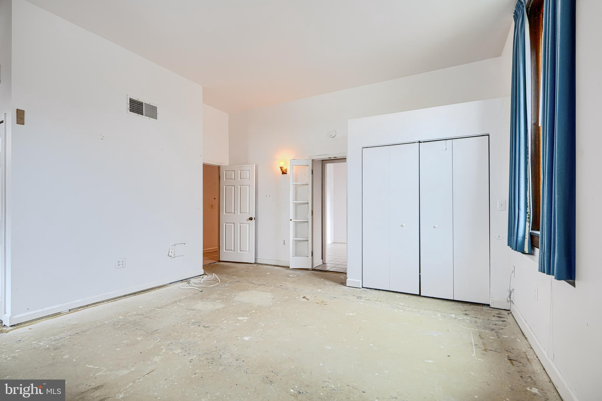 ROLAND PARK - Residential