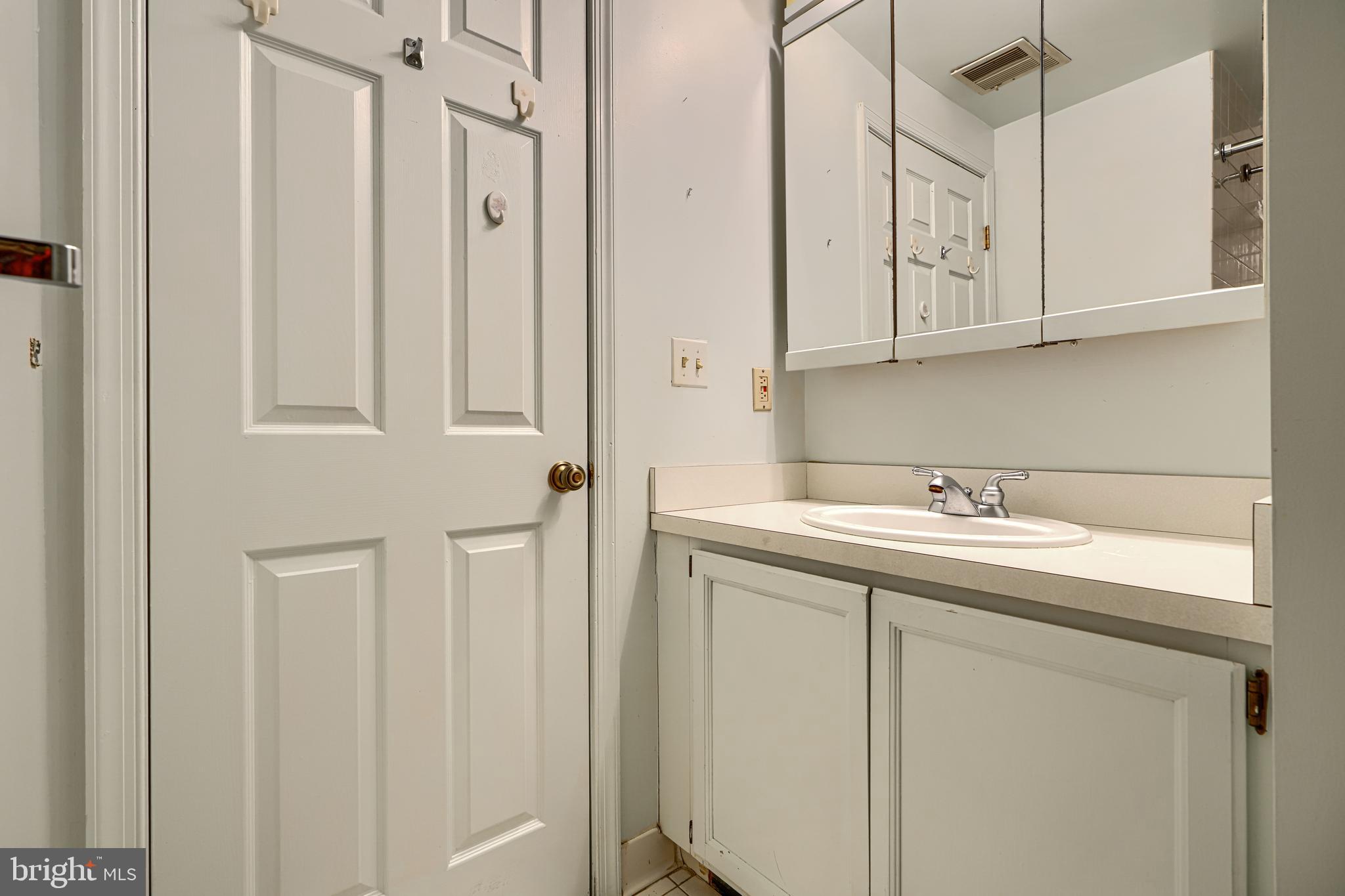 ROLAND PARK - Residential