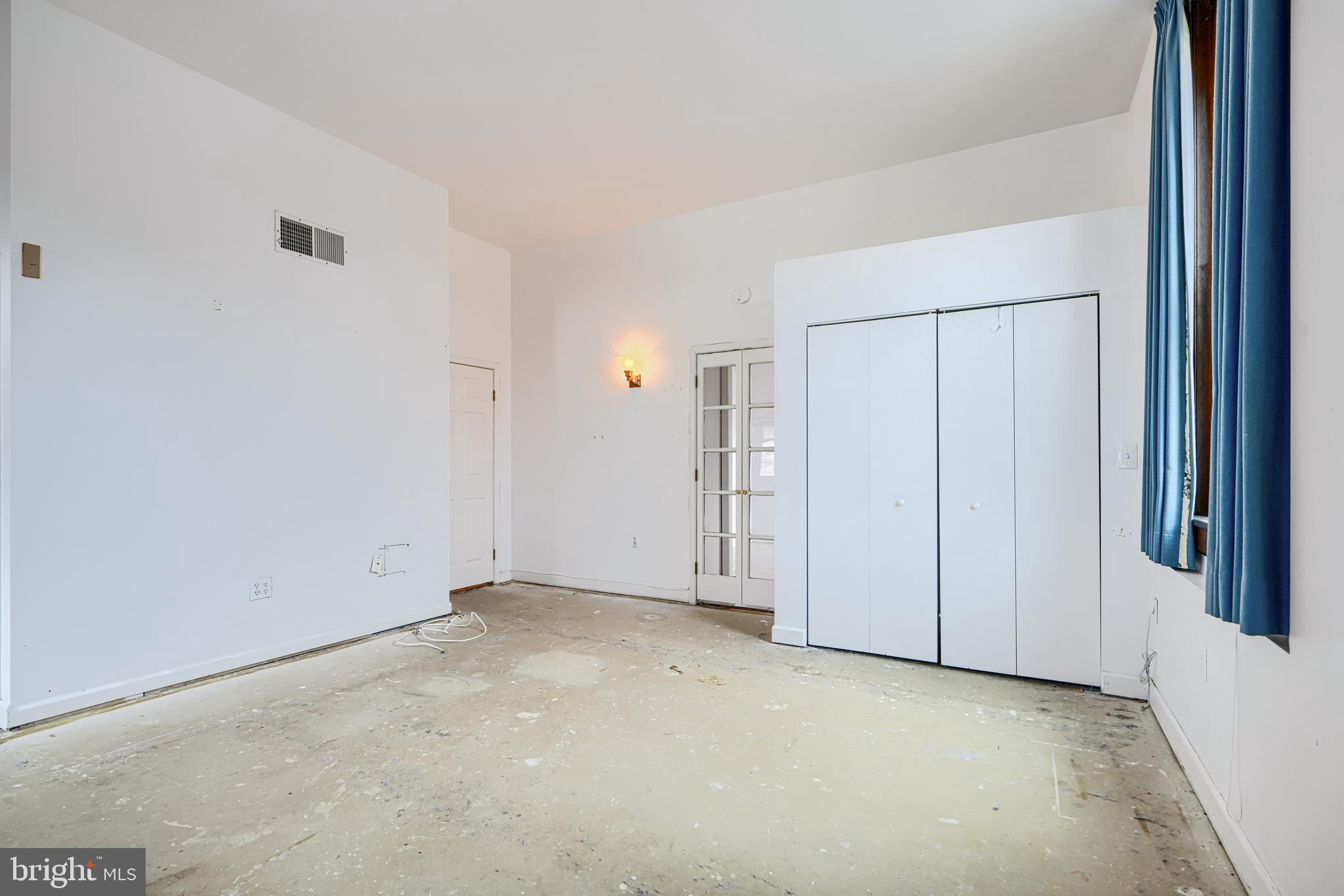 ROLAND PARK - Residential