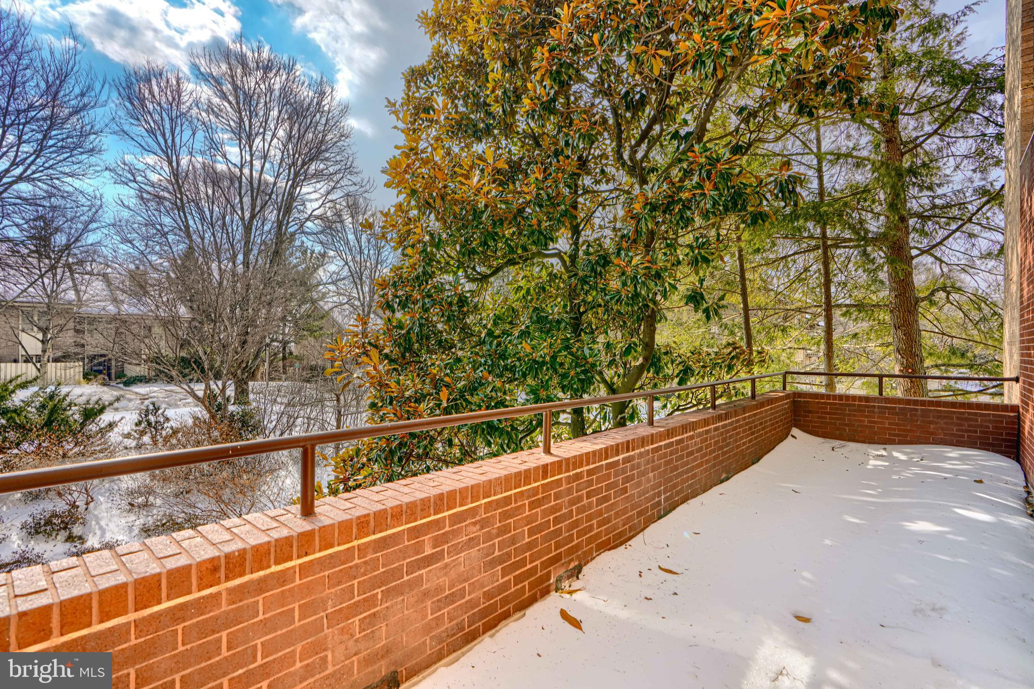 ROLAND PARK - Residential