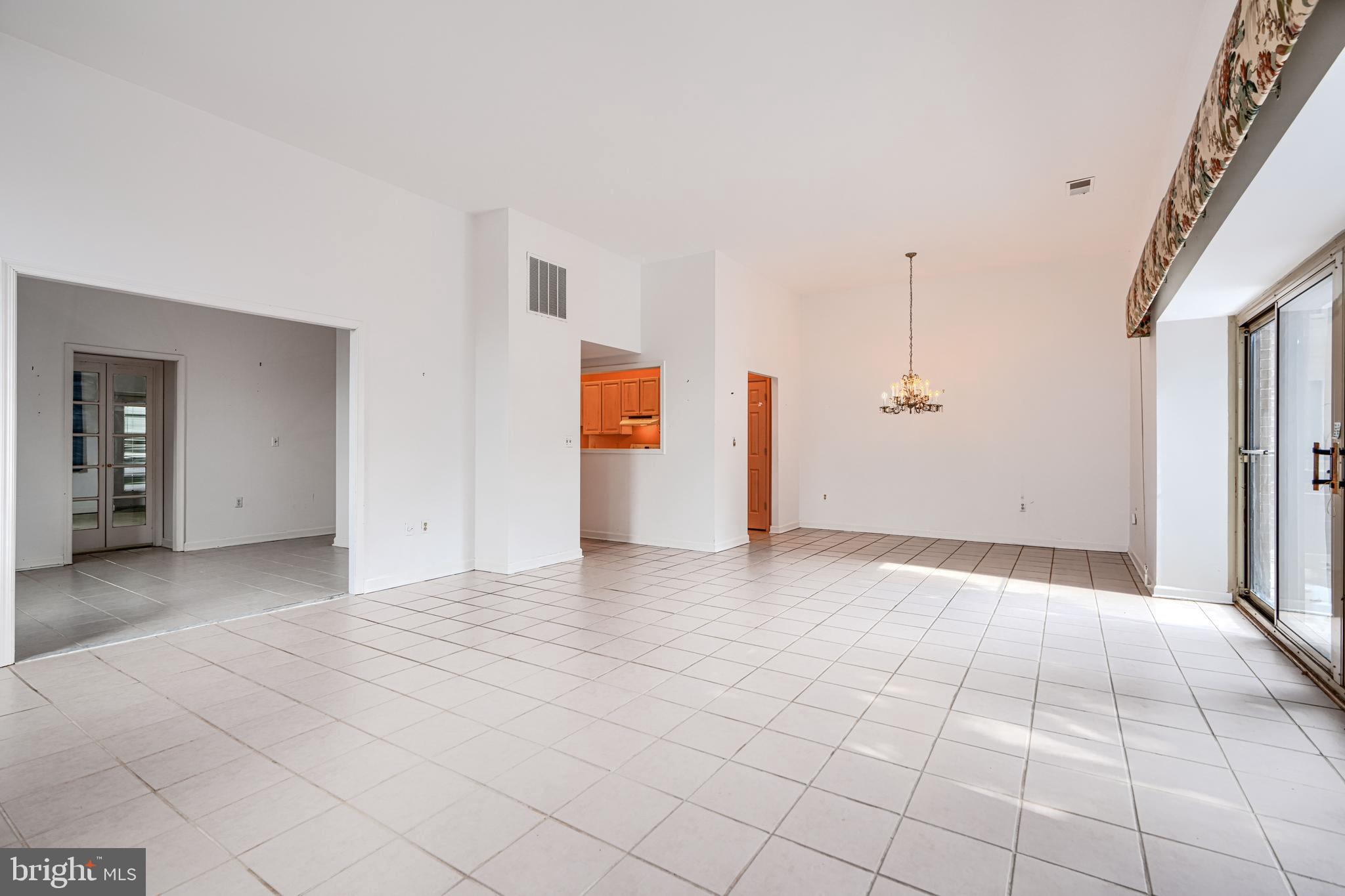 ROLAND PARK - Residential