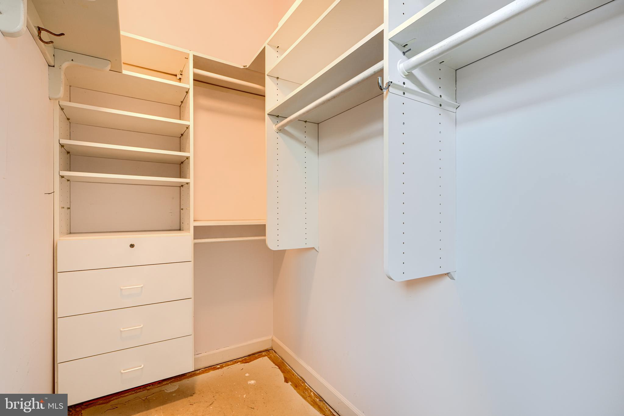 ROLAND PARK - Residential