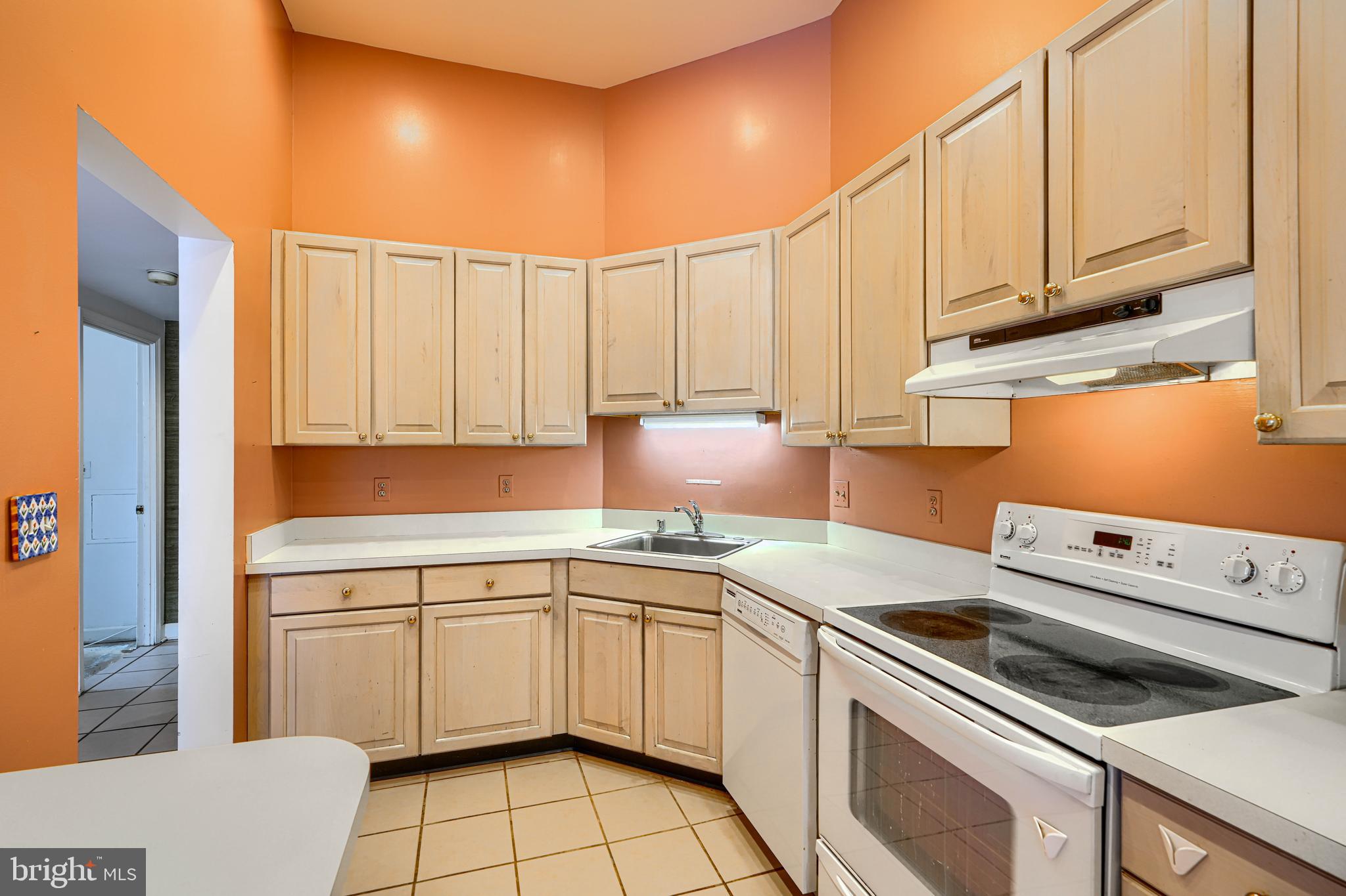 ROLAND PARK - Residential