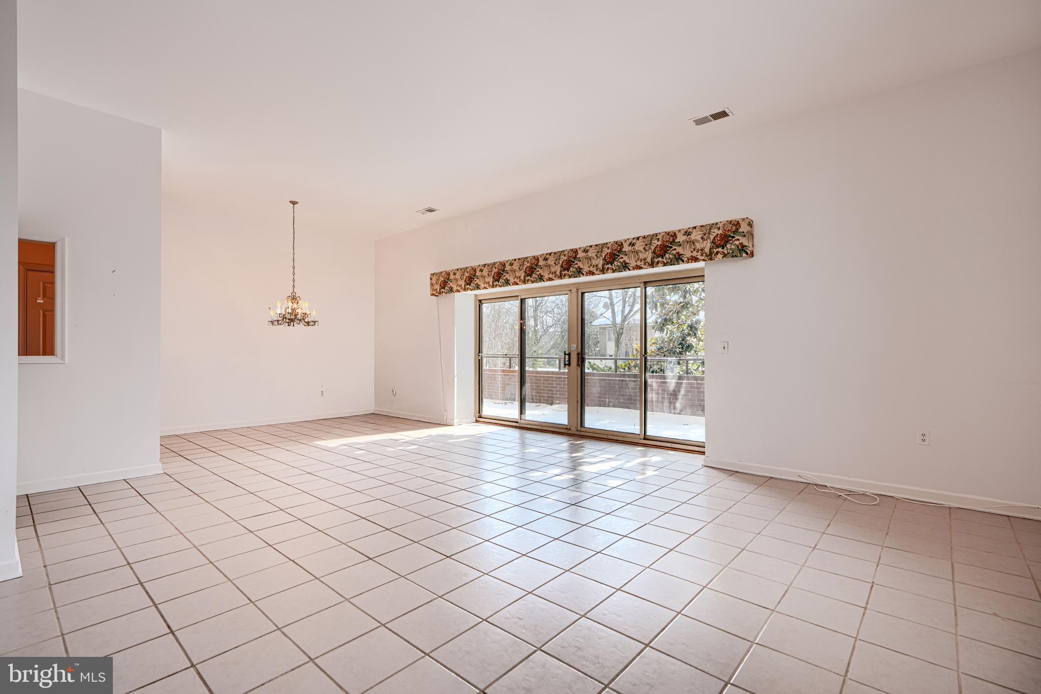 ROLAND PARK - Residential