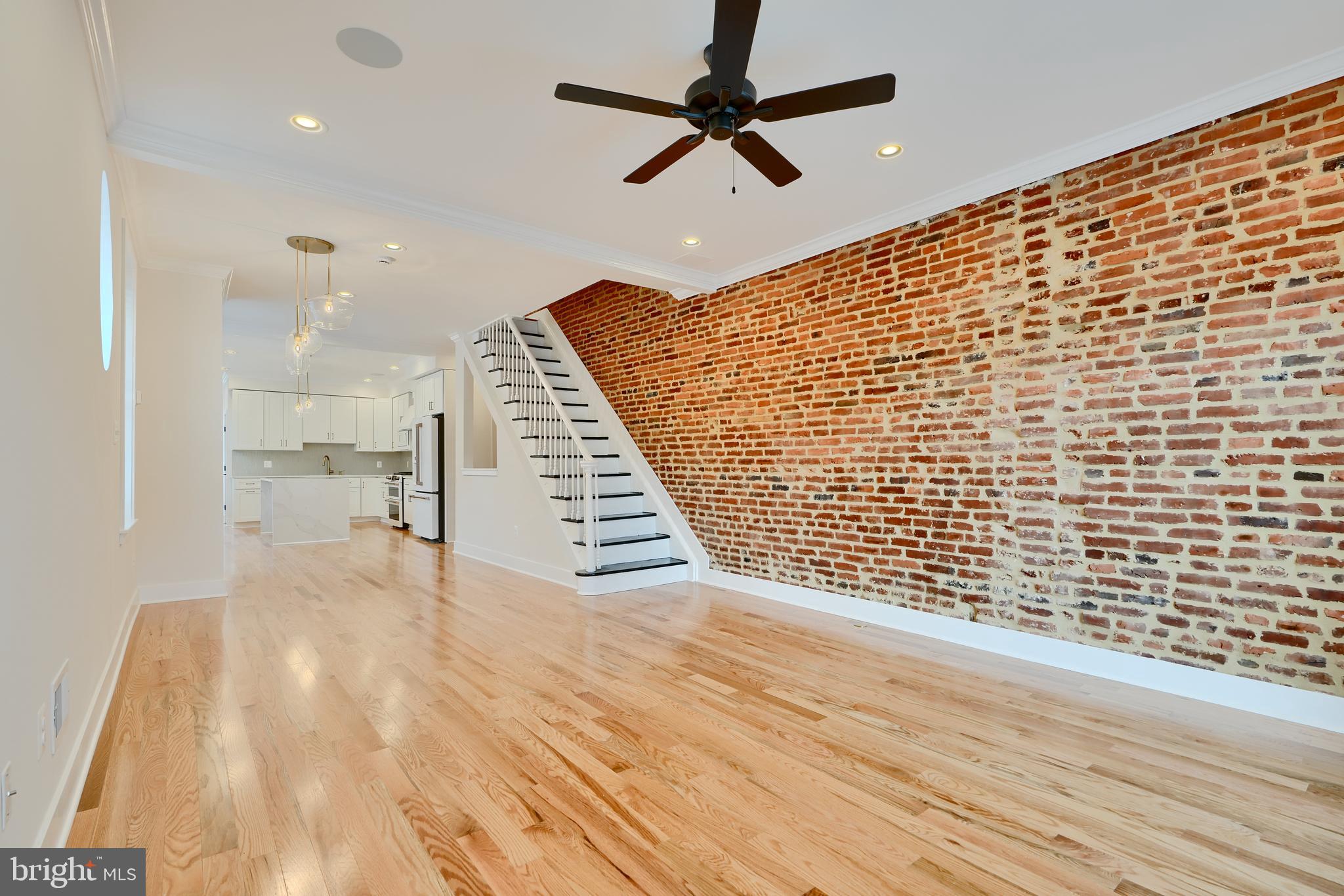 1001 S CLINTON STREET