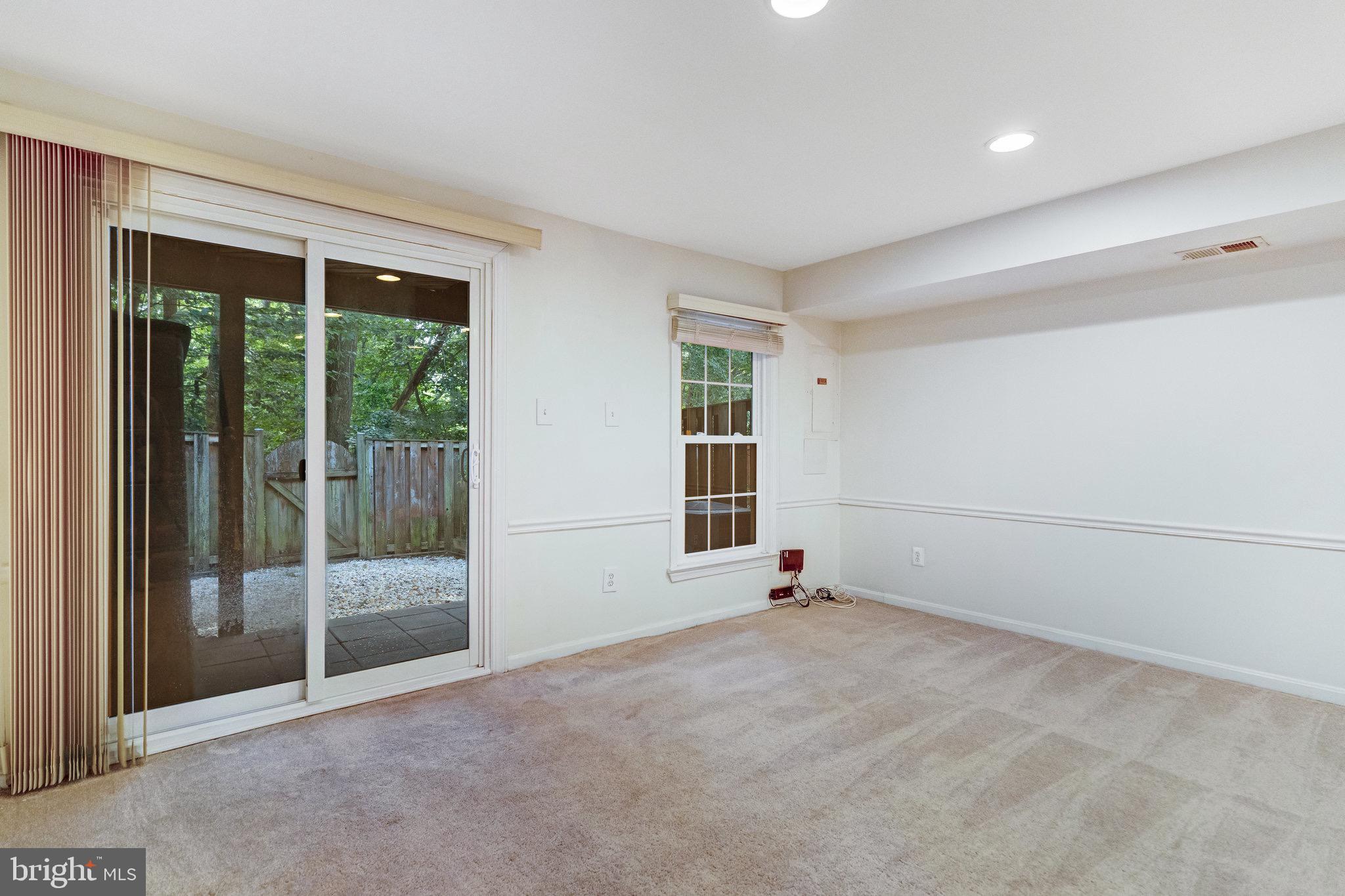 SPRINGFIELD OAKS - Residential Lease