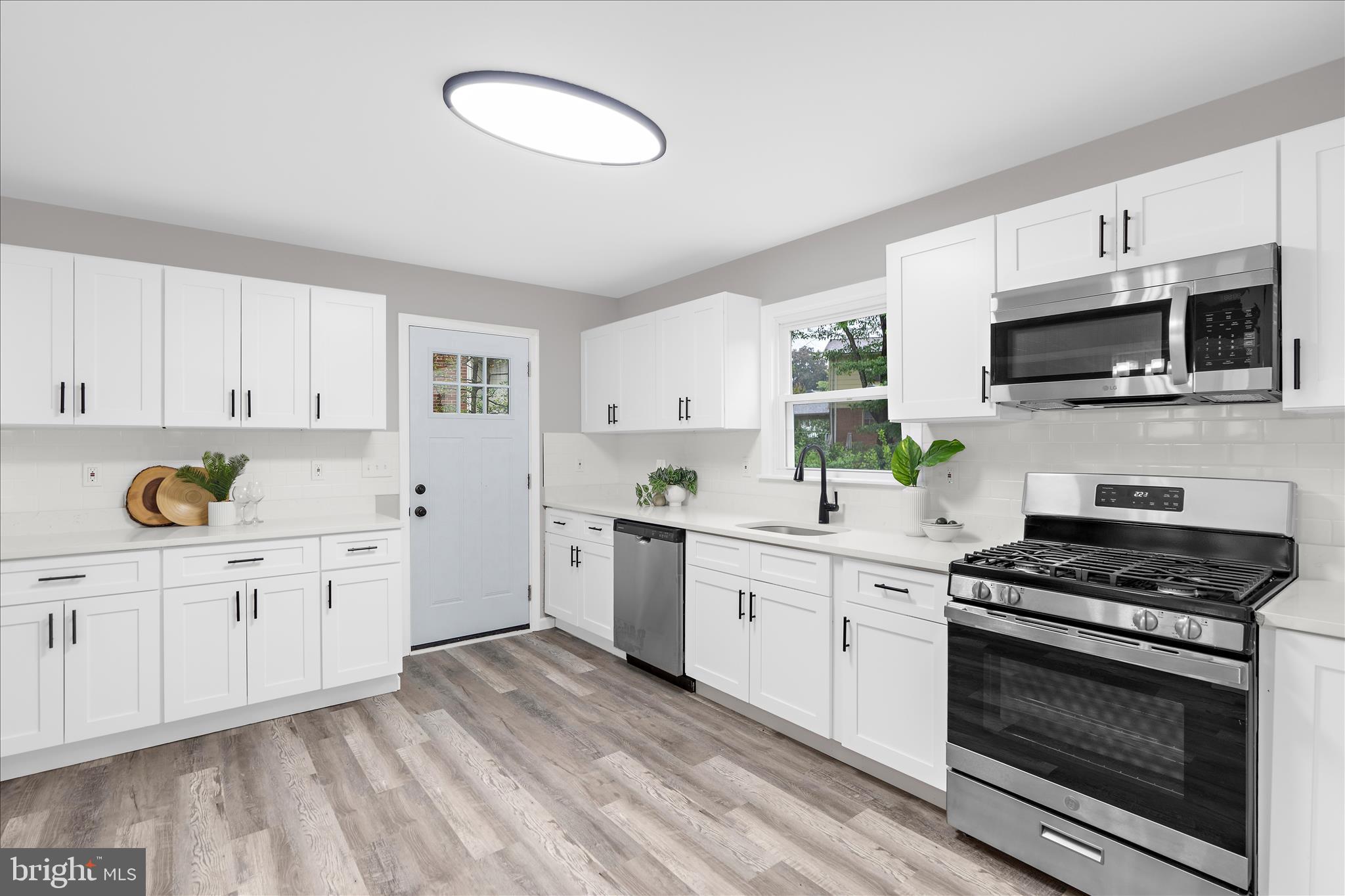 FAIRVIEW ESTATES - Residential