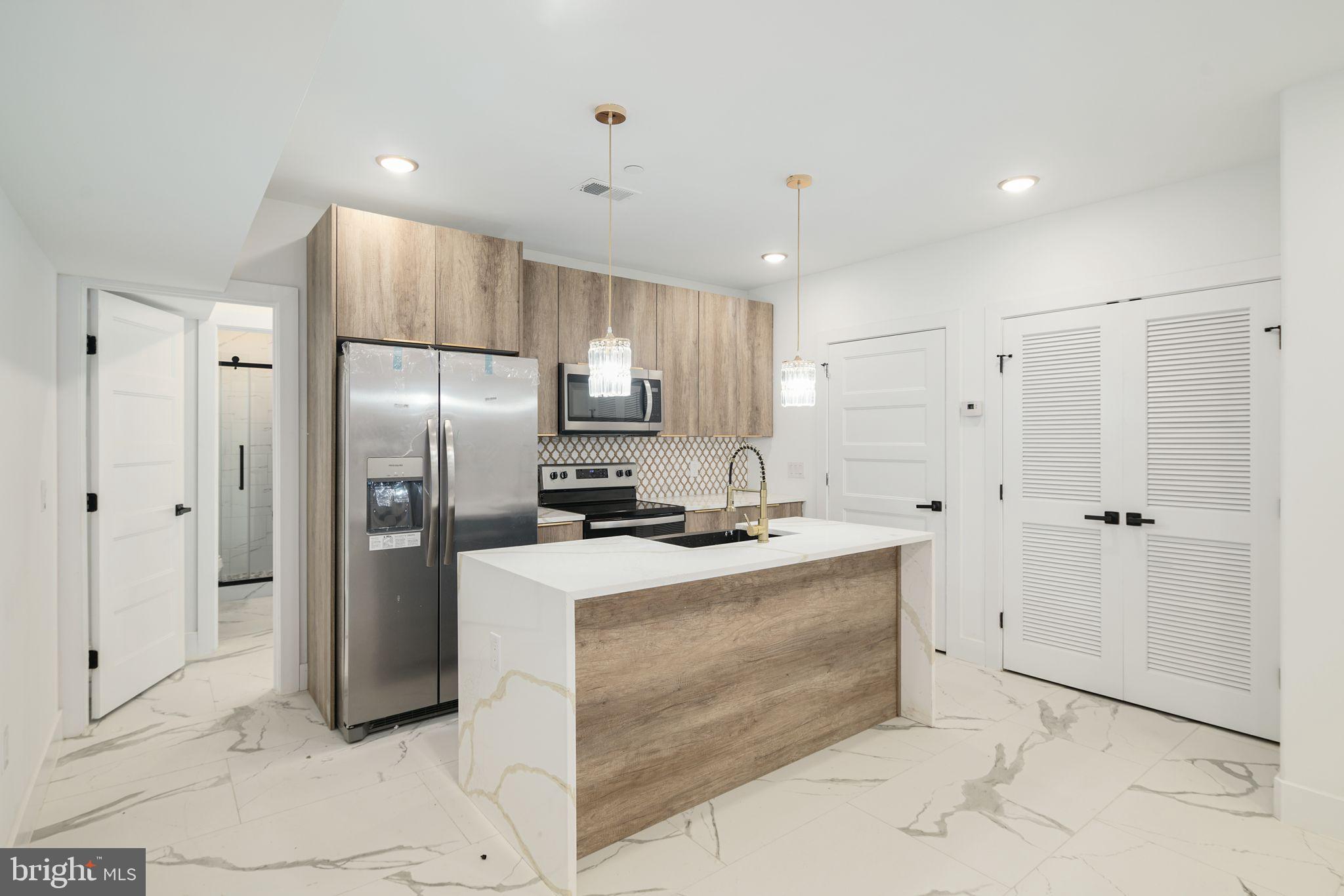 NORRIS SQUARE - Residential Lease