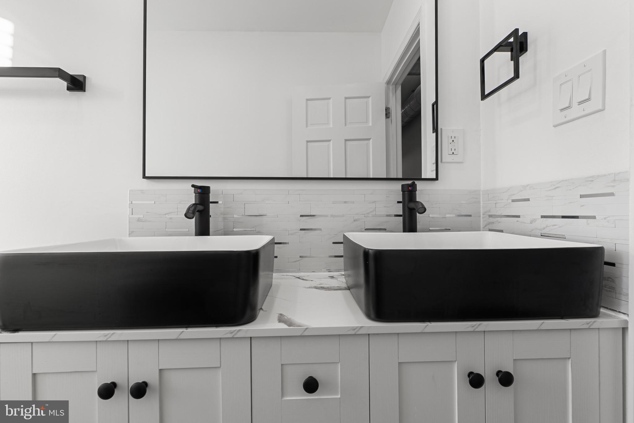 HAMPDEN HISTORIC DISTRICT - Residential Lease