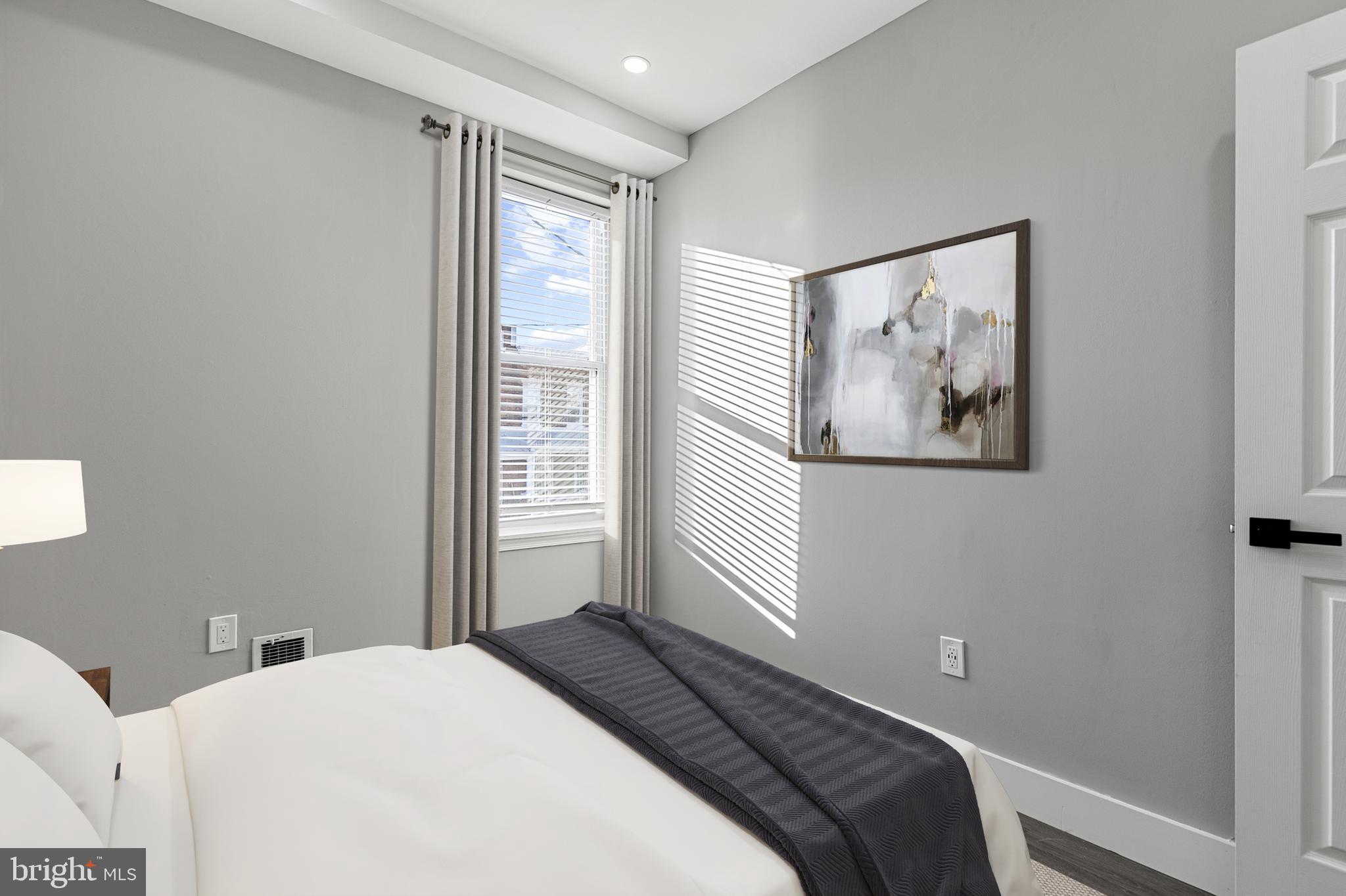 HAMPDEN HISTORIC DISTRICT - Residential Lease