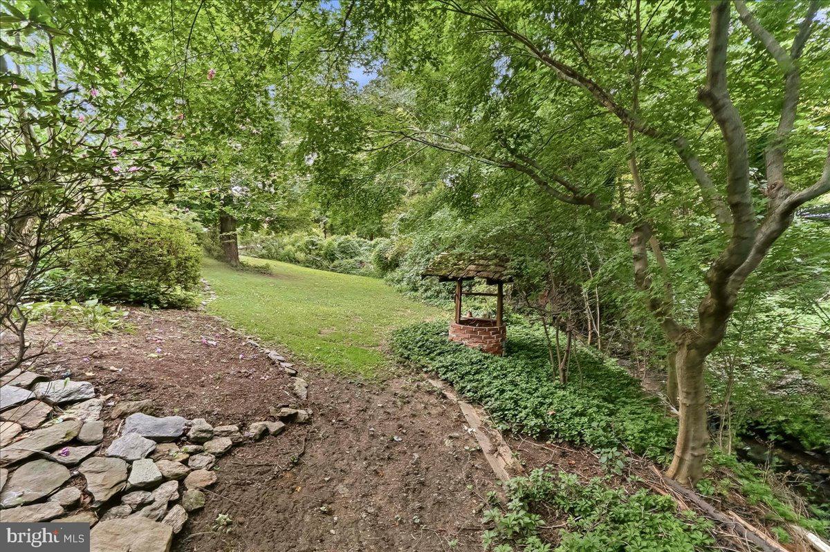1336 LINDSAY LANE