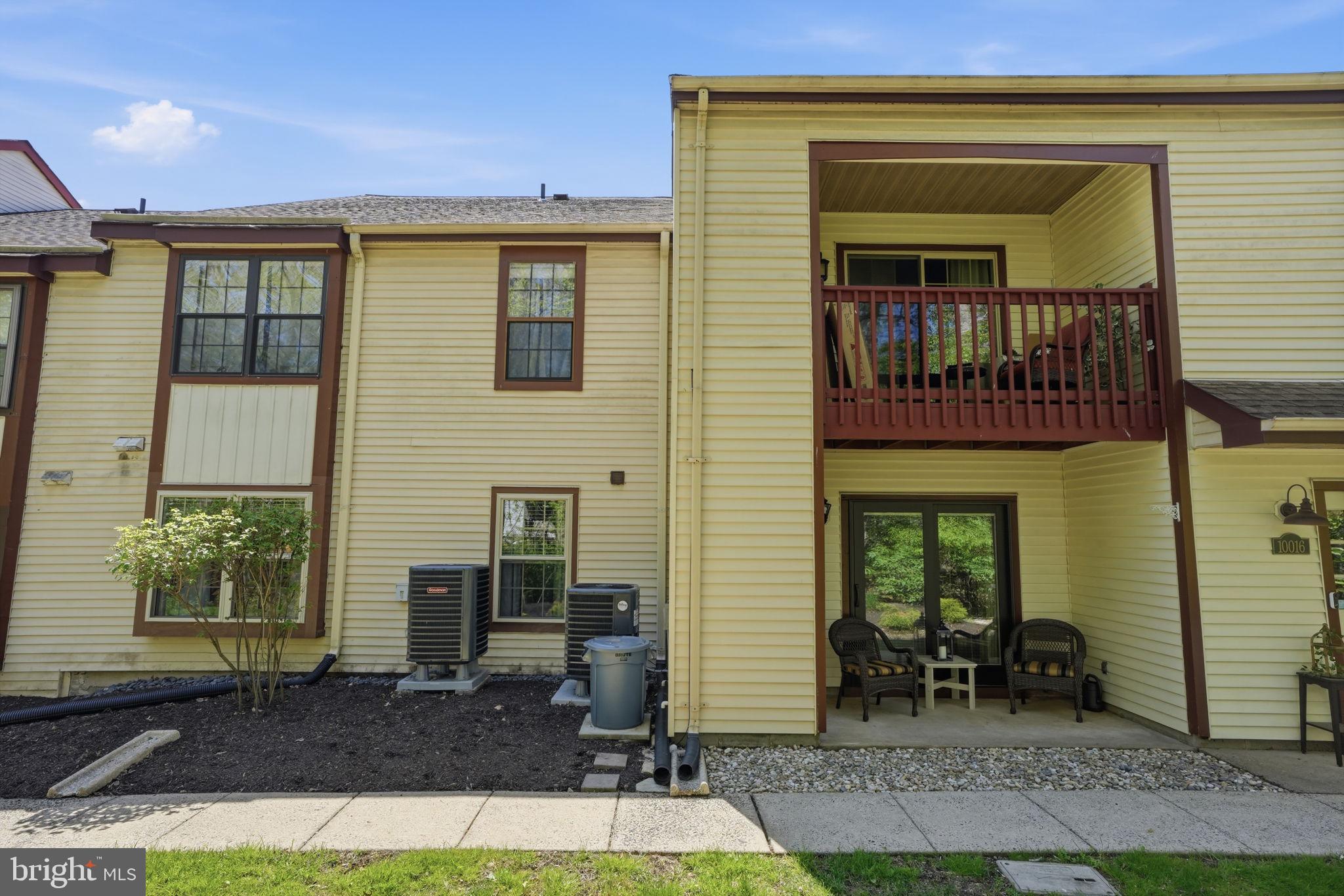 1014 BARRY COURT
