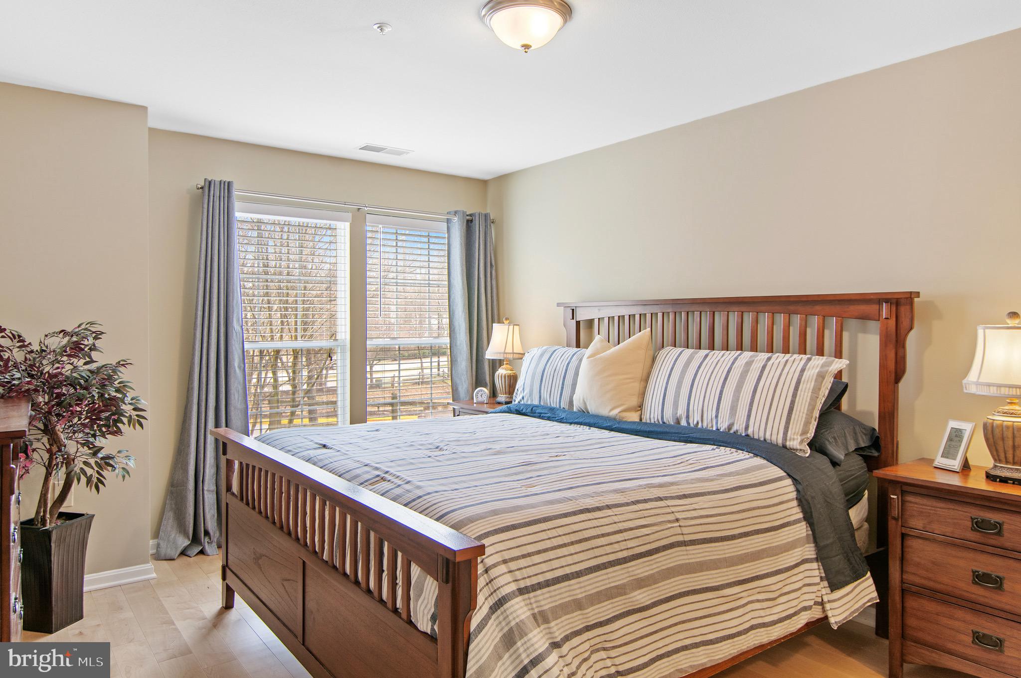 RUSSETT - Residential