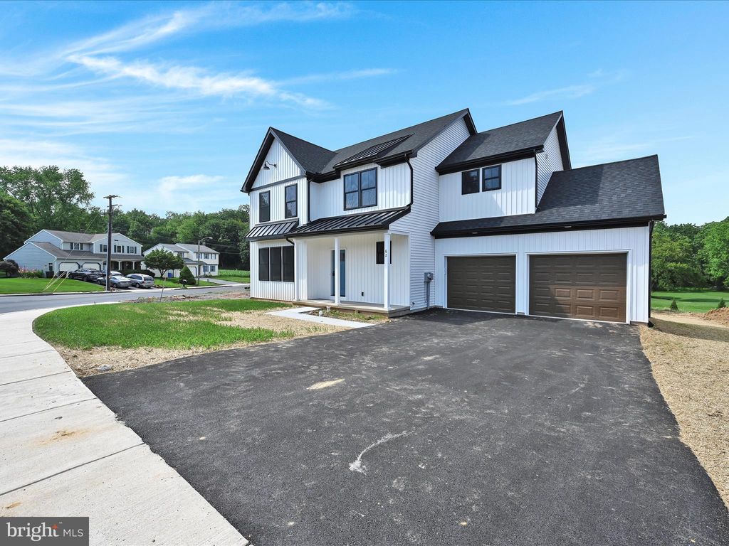 Photo of 7 Lantern Court, CARLISLE, PA 17013 (MLS # PACB2046426)