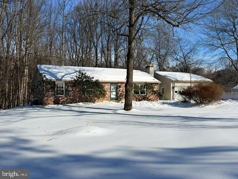 15 DOGWOOD DELL COATESVILLE PA 19320