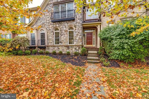 Townhouse For Rent - 24909 Pinebrook Road<br/> Loudoun County, CHANTILLY, VA 20152