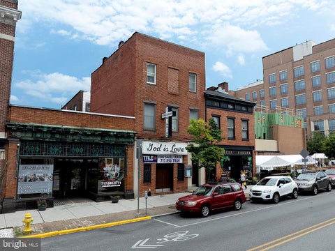 Photo of 119 N George Street, YORK, PA 17401 (MLS # PAYK2110982)