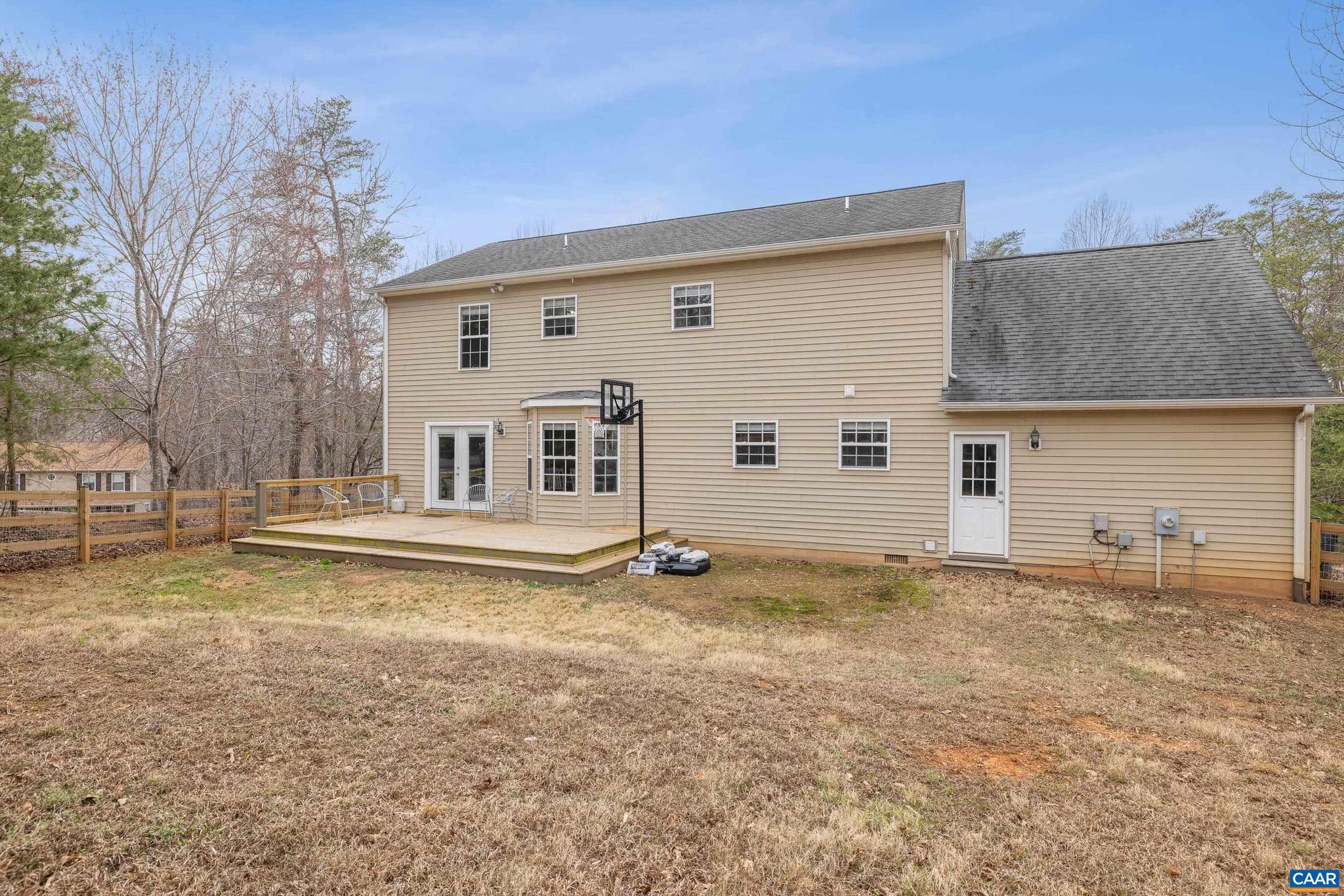 LAKE MONTICELLO - Residential