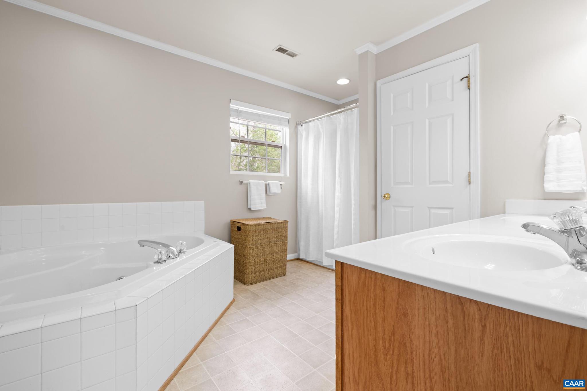 LAKE MONTICELLO - Residential