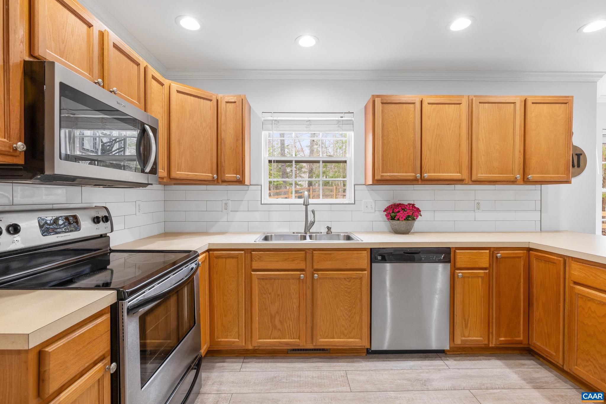 LAKE MONTICELLO - Residential