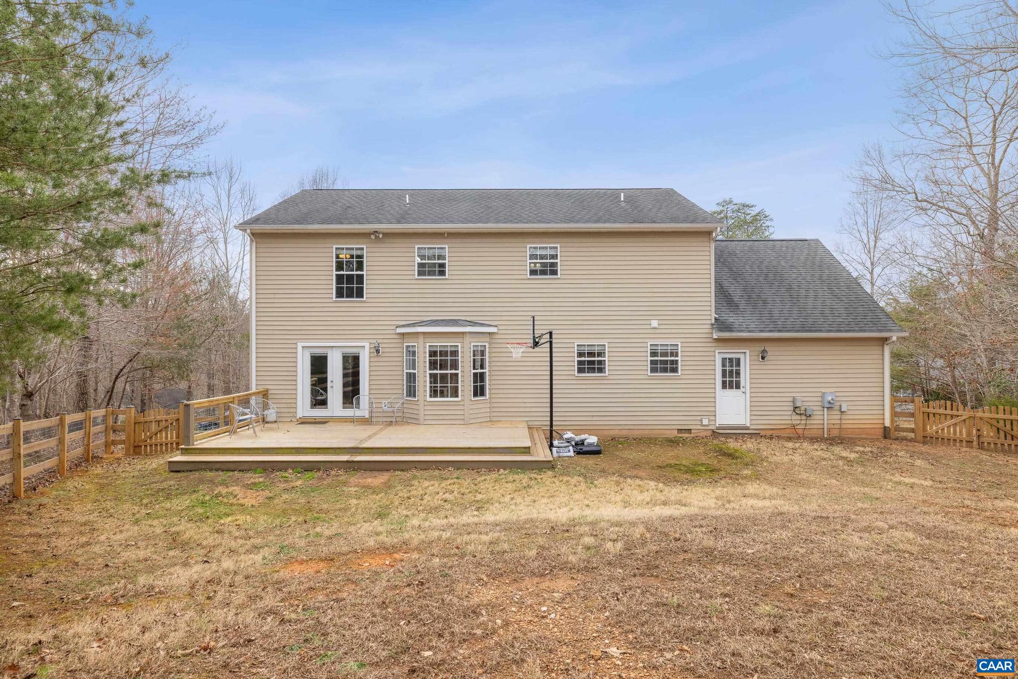 LAKE MONTICELLO - Residential